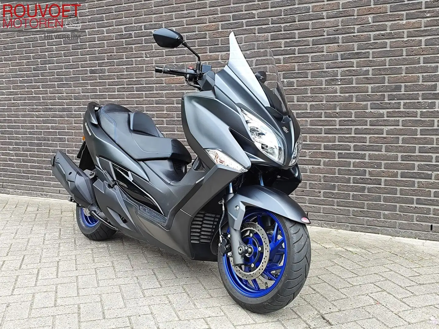 Suzuki Burgman 400 AN Zwart - 1