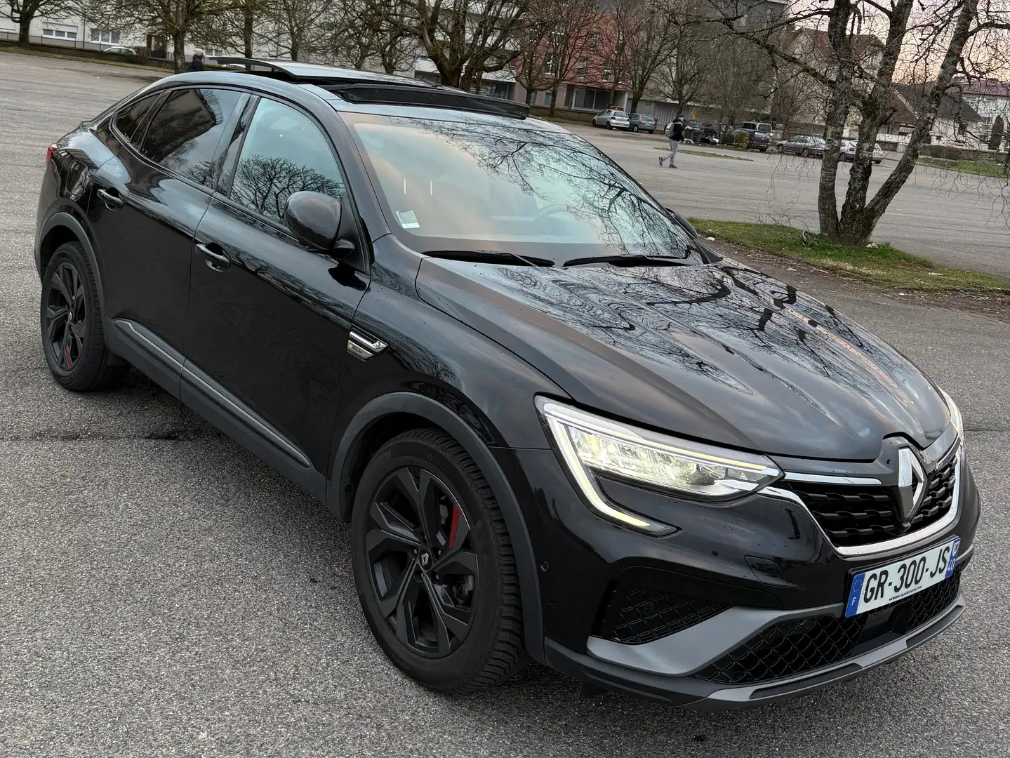 Renault Arkana RS Line 1L4 Tce 140 chevaux Noir - 2