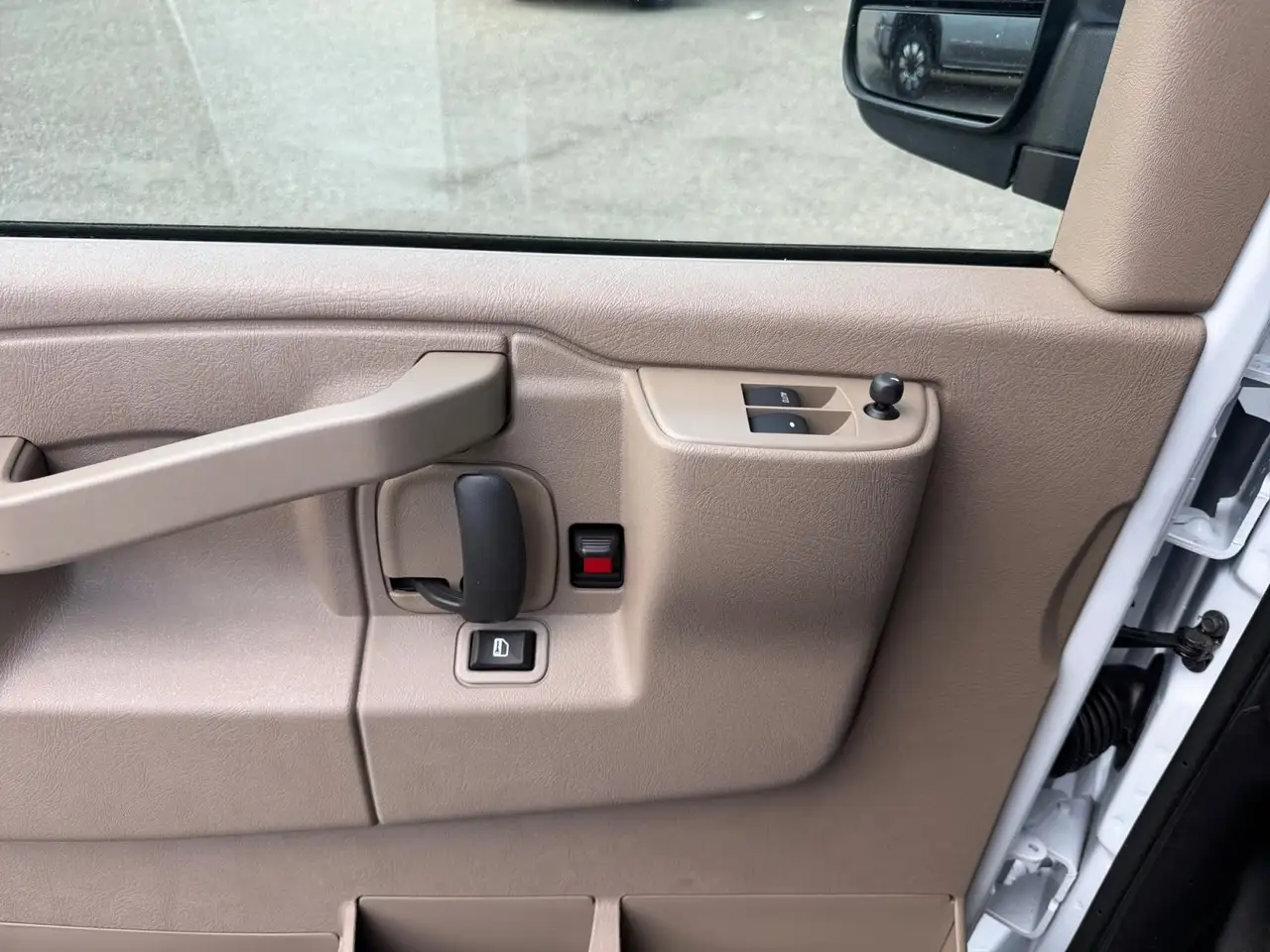GMC Savana снимка GMC Savana