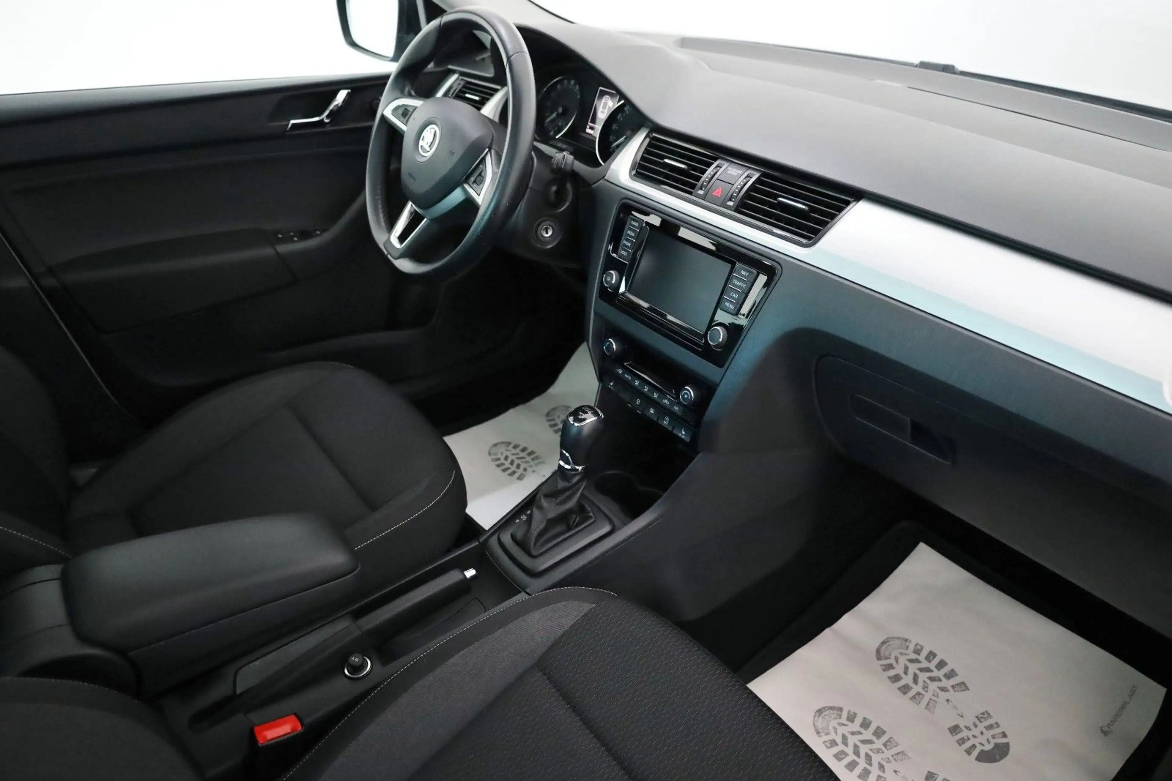Skoda Rapid/Spaceback Spaceback Ambition Navi,Panorama,SH,PDC — photo 3