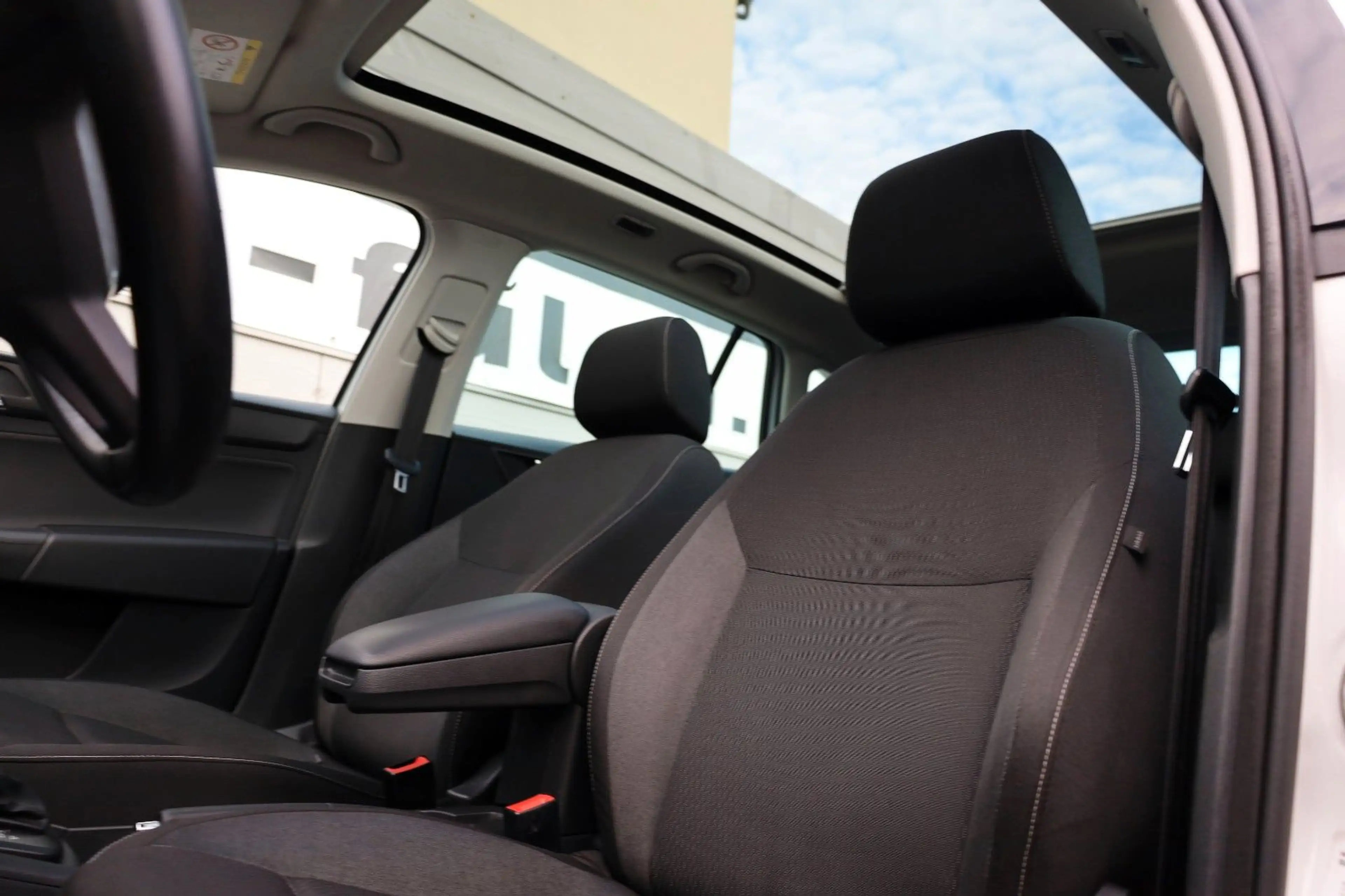 Skoda Rapid/Spaceback Spaceback Ambition Navi,Panorama,SH,PDC — photo 6