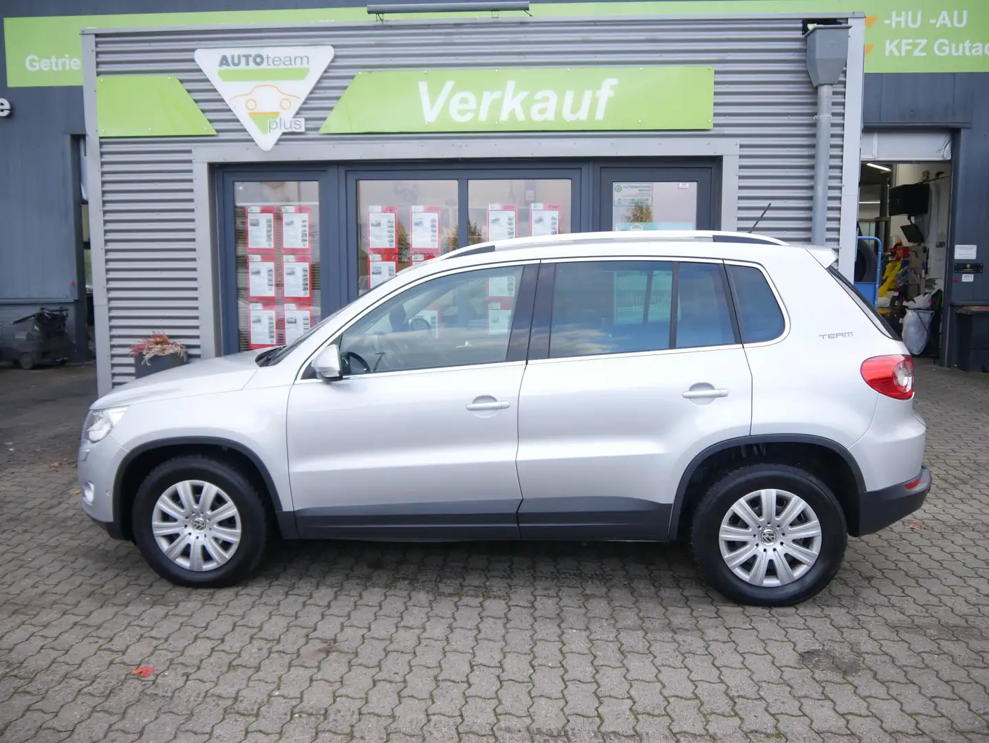 Volkswagen Tiguan Team BMT*PDC*SHZ*AHK* Plateado - 1