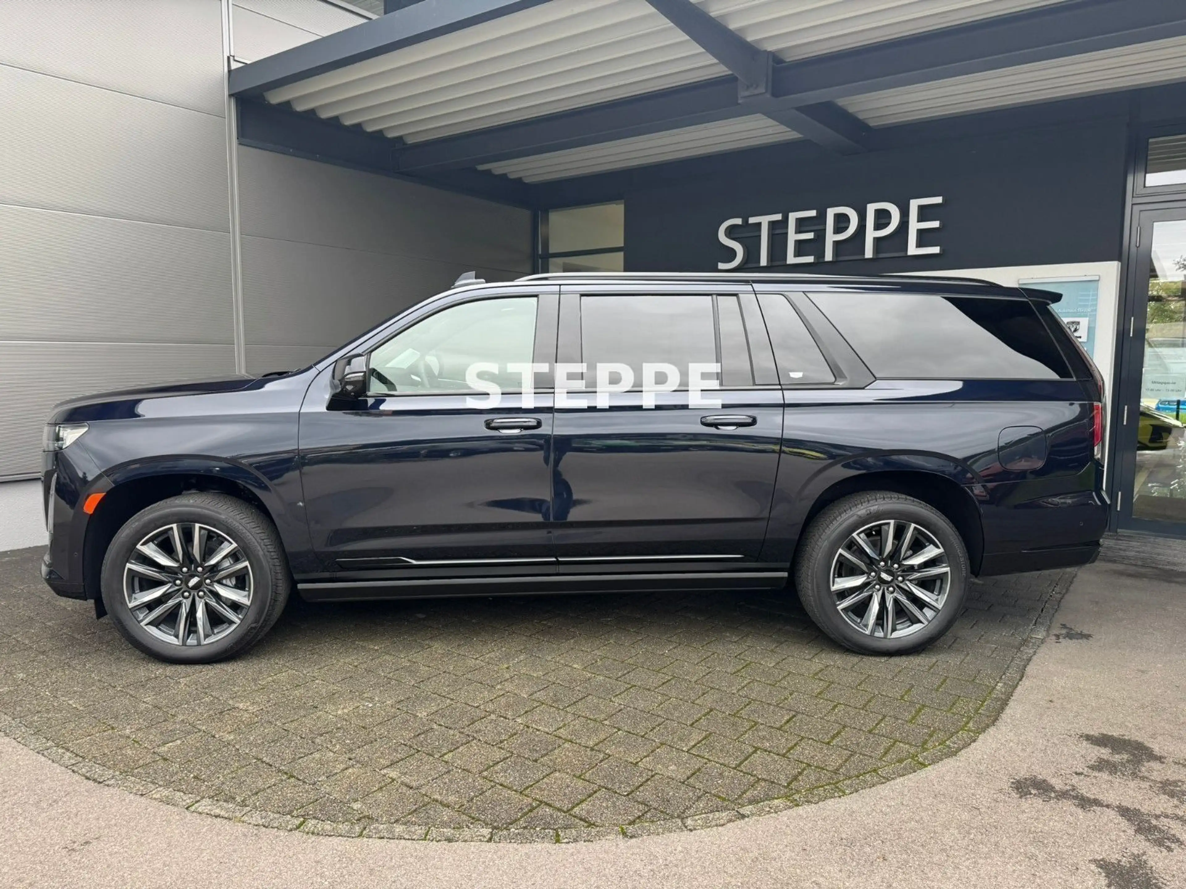 Cadillac Escalade 6.2 V8 ESV Sport Platinum EU-Navi AHK — photo 3