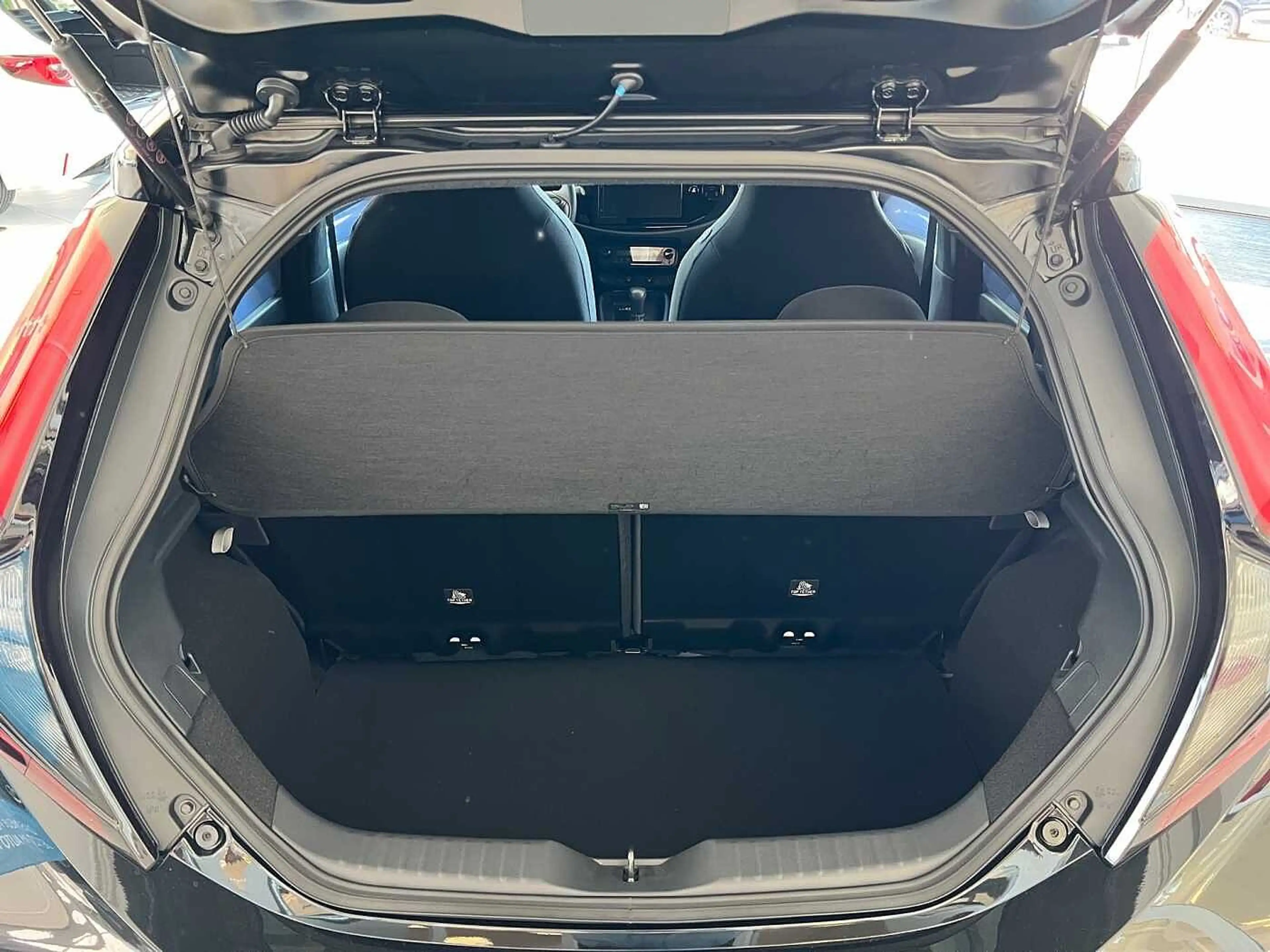 Toyota Aygo X Teamplayer 1,5 l Hybrid KAMERA SHZ — photo 9