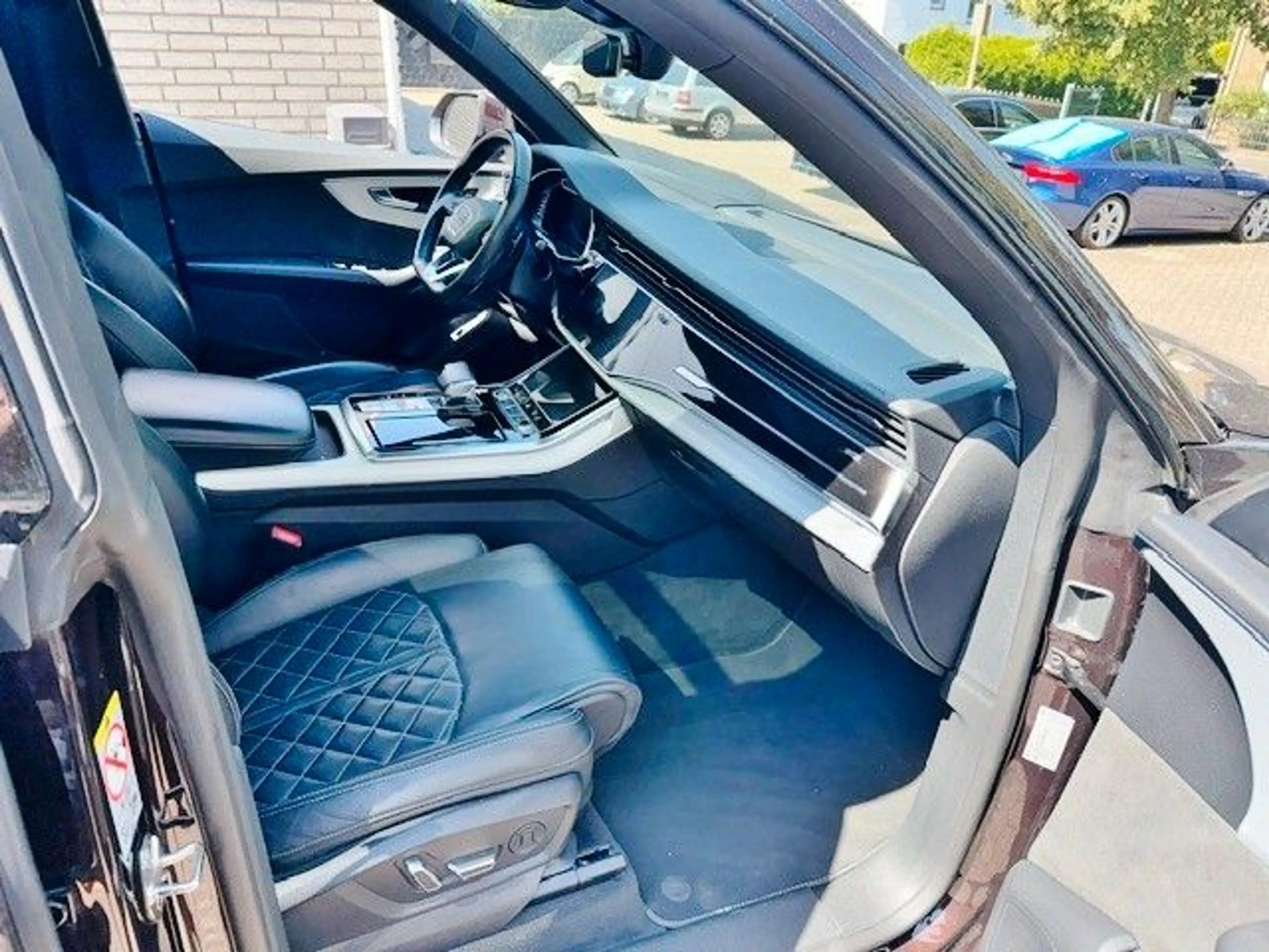 Audi Q8 50 TDI quattro 3 X S LINE — photo 8