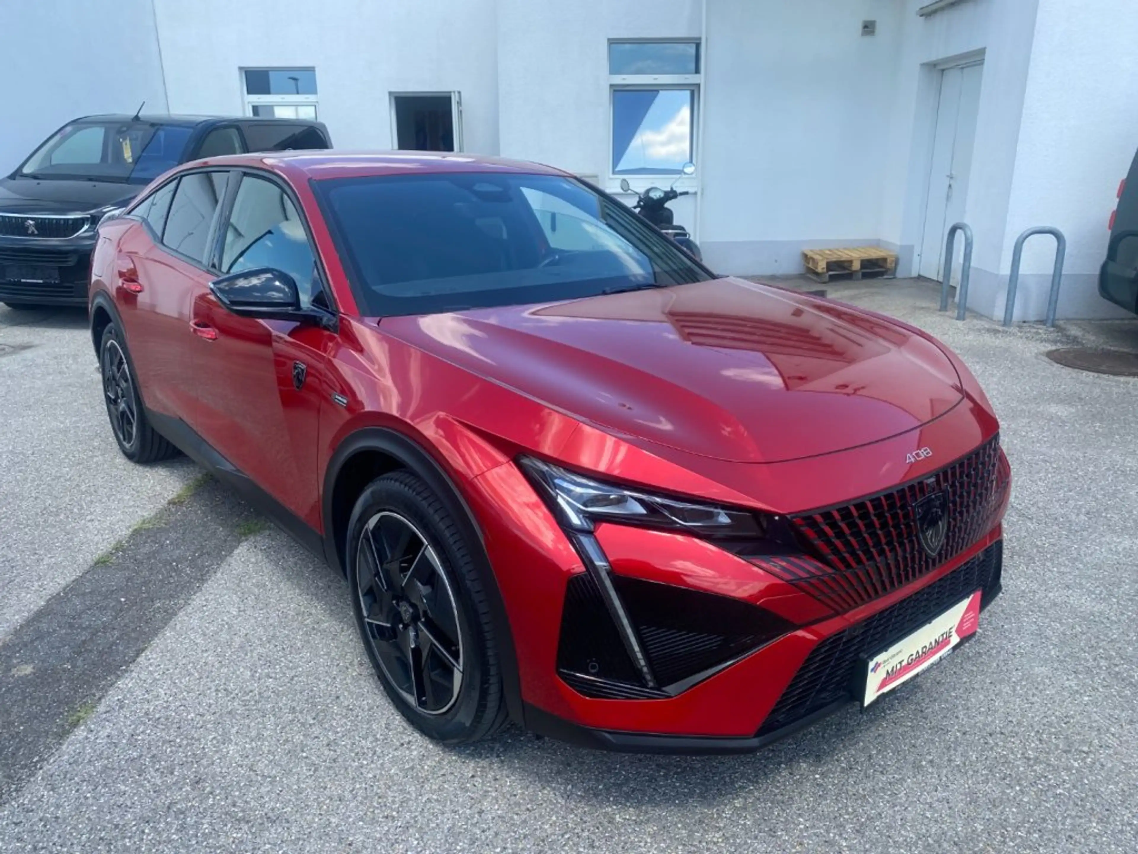 Peugeot 408 GT PT 130 EAT8 — photo 3