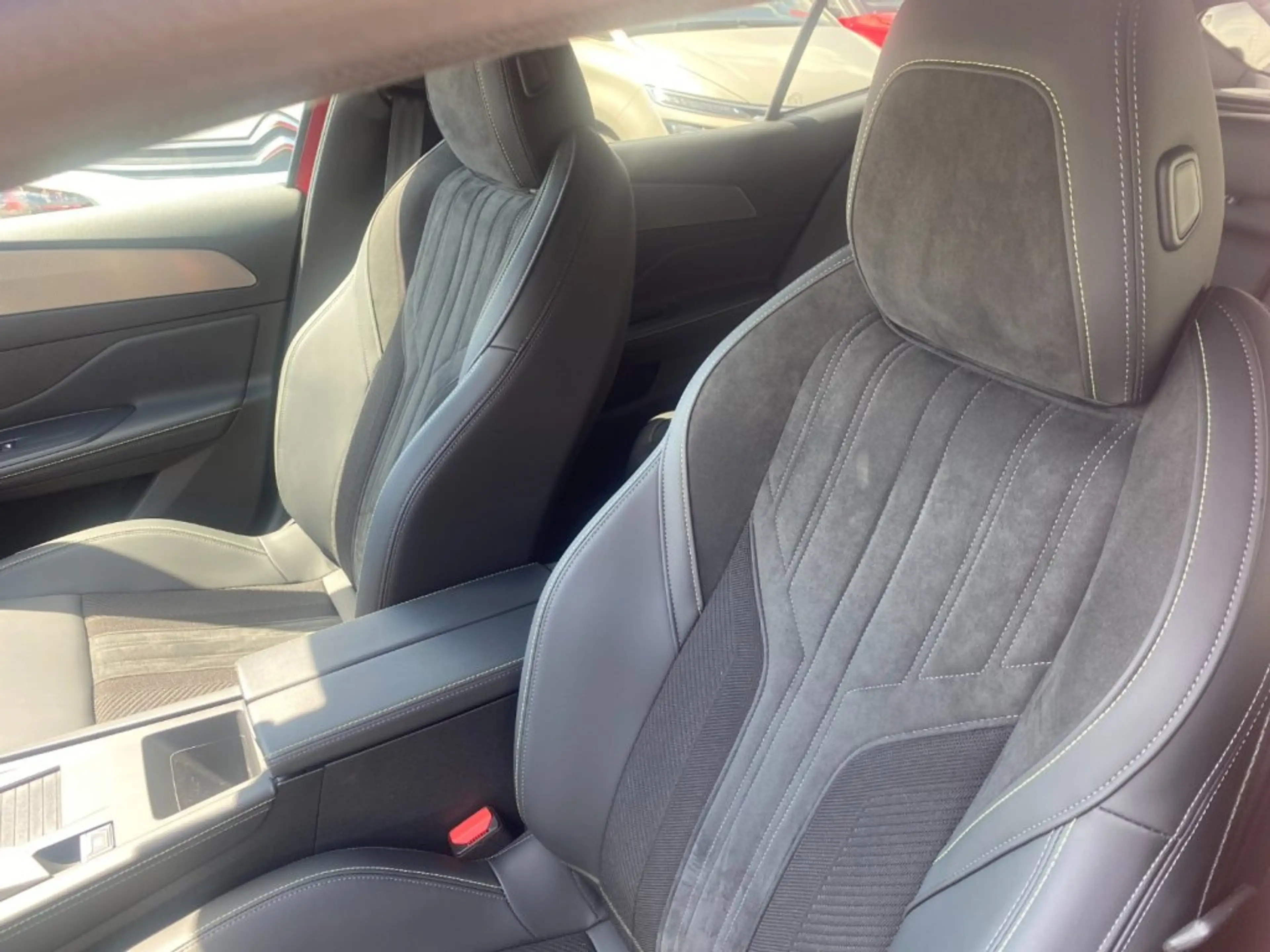Peugeot 408 GT PT 130 EAT8 — photo 8