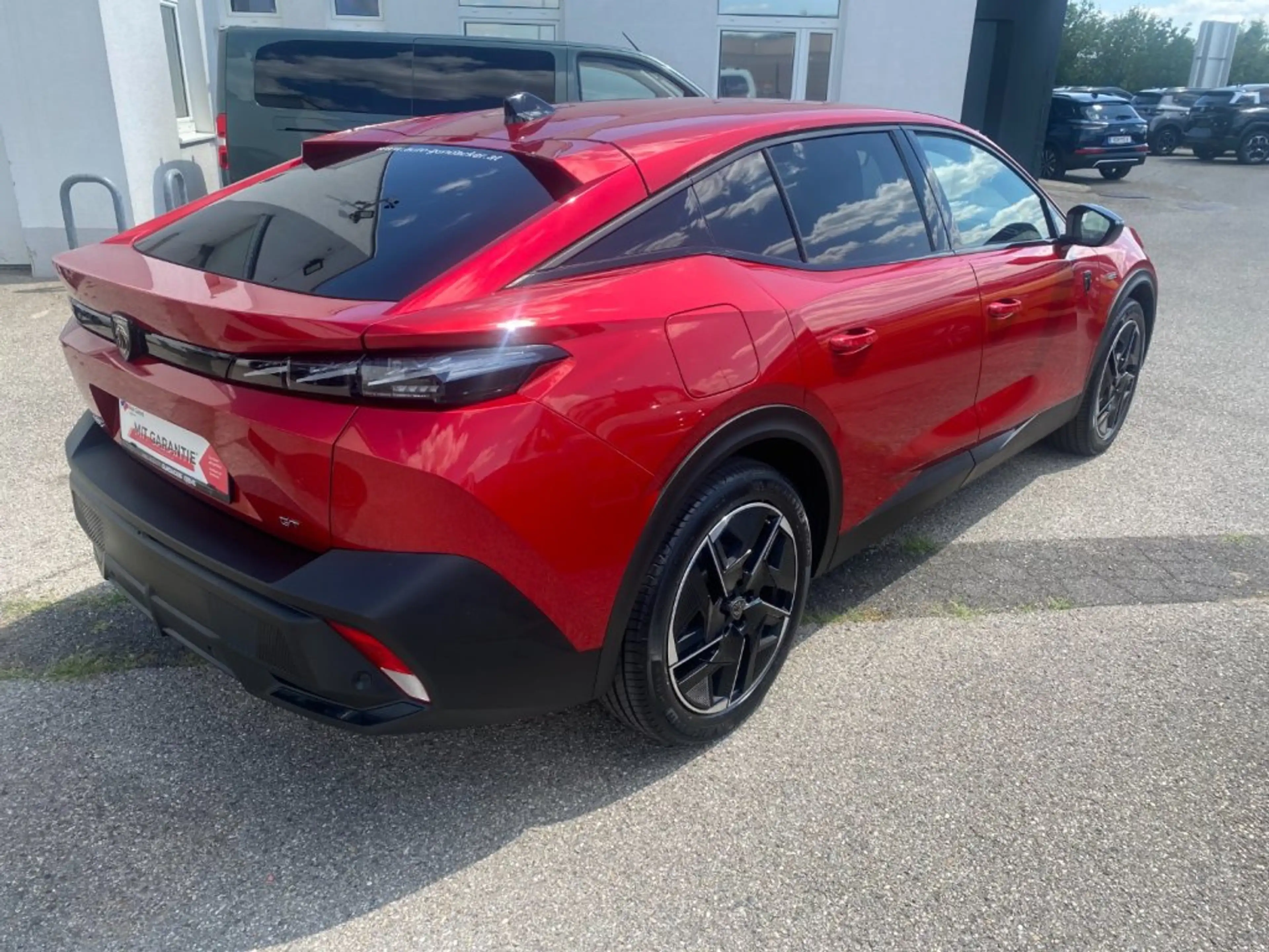 Peugeot 408 GT PT 130 EAT8 — photo 4