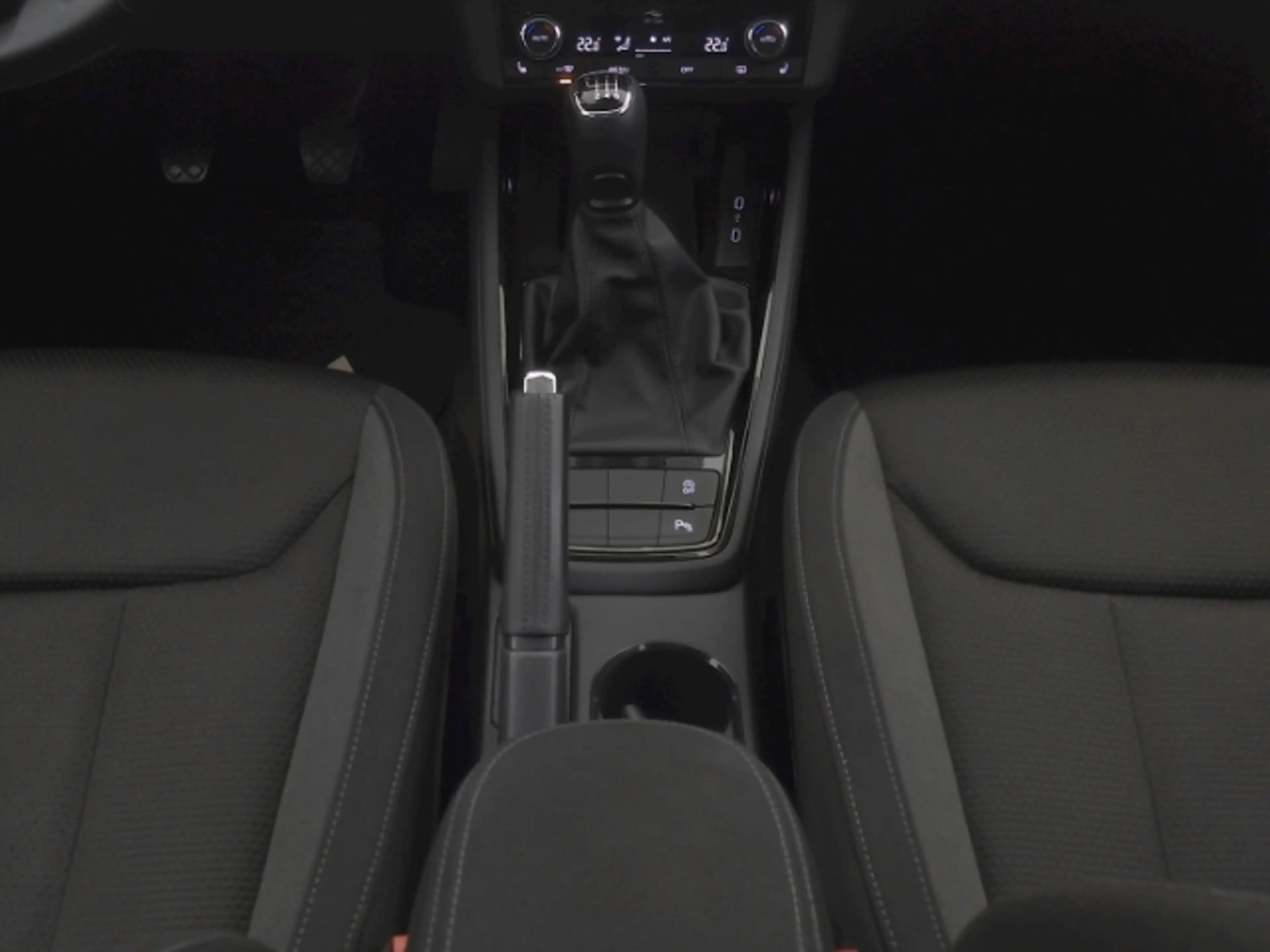 Skoda Kamiq TSI TOUR+ANHÄNGERKUPPLUNG+NAVI+RÜCKFAHRKAMERA+KESS — photo 14