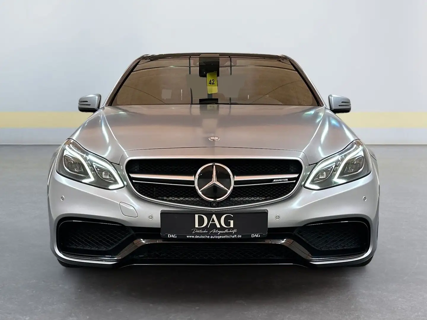 Mercedes-Benz E 63 AMG S 4Matic Lim. +LED+MATT+PANO+ACC+B&O Gris - 2
