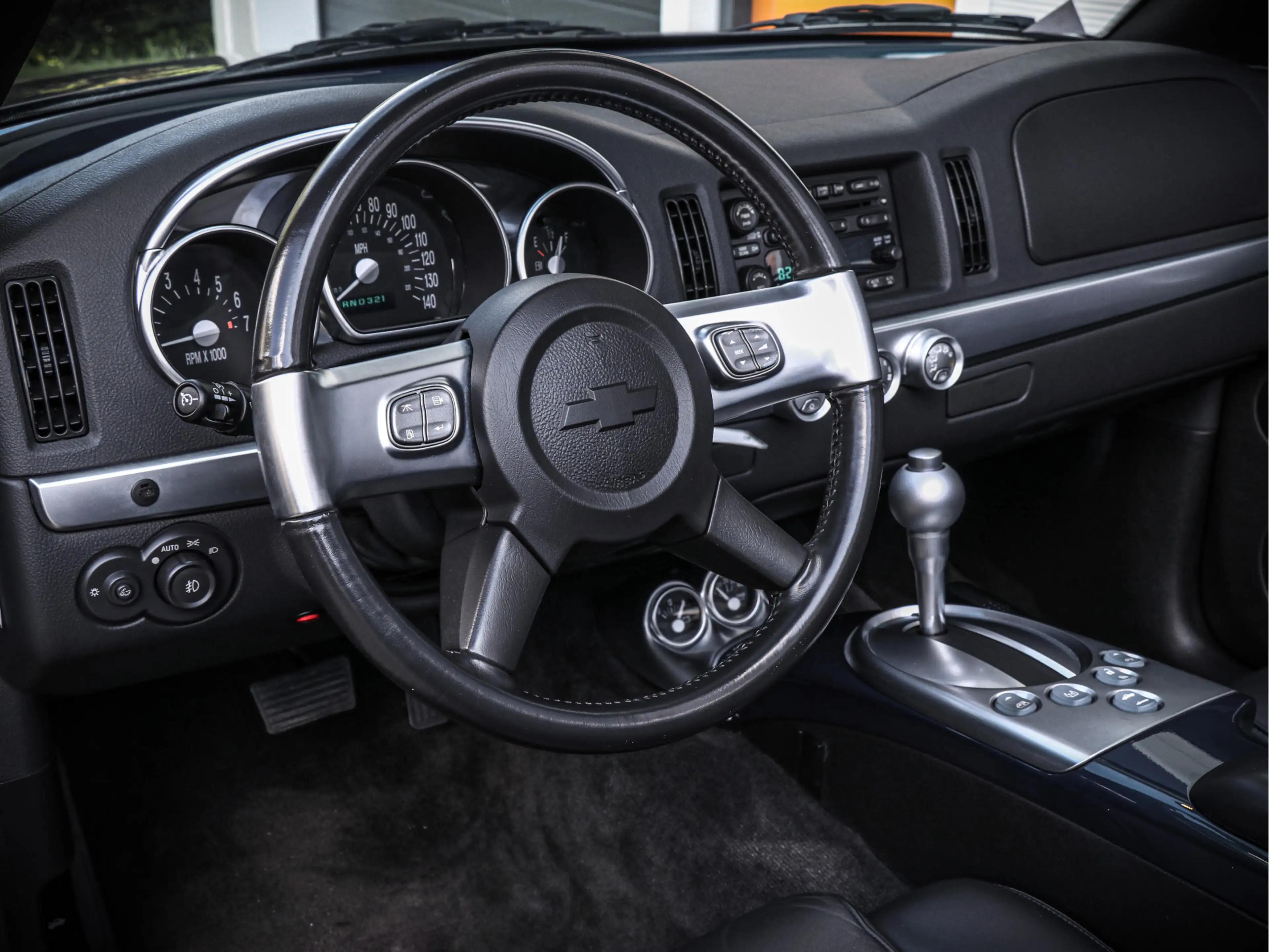 Chevrolet SSR | 6.0L V8 Corvette engine 400PK — photo 12
