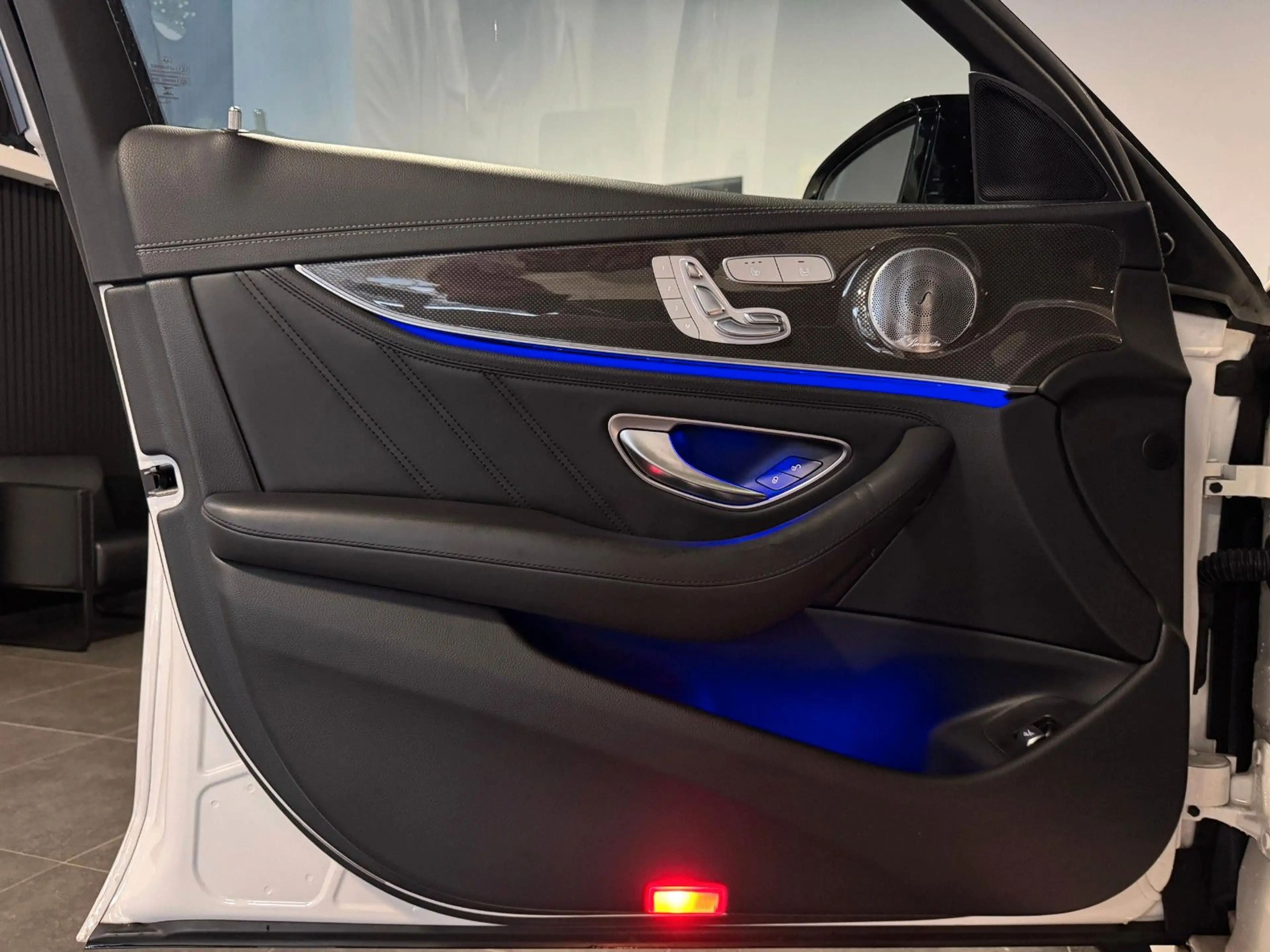 Mercedes-Benz E 43 AMG Lim. /Pano+Head-Up+360°+Burmester+ACC — photo 11