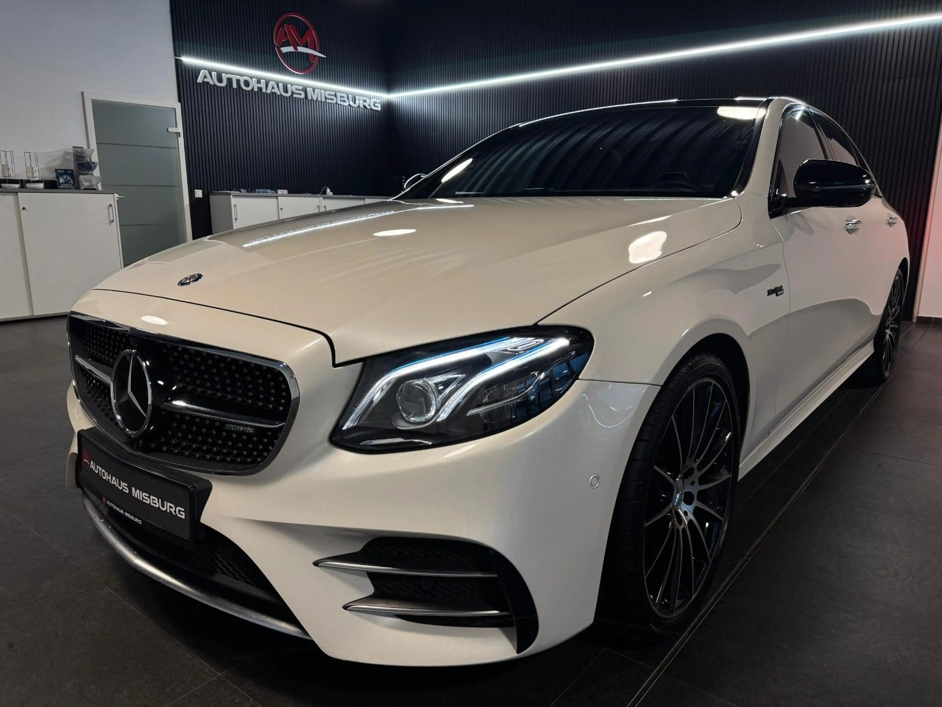 Mercedes-Benz E 43 AMG Lim. /Pano+Head-Up+360°+Burmester+ACC