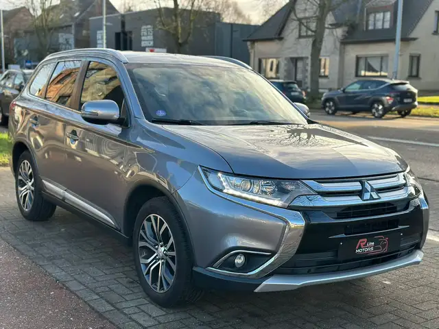 Mitsubishi Outlander 2.0 2WD - Automaat - Apple Carplay - Camera