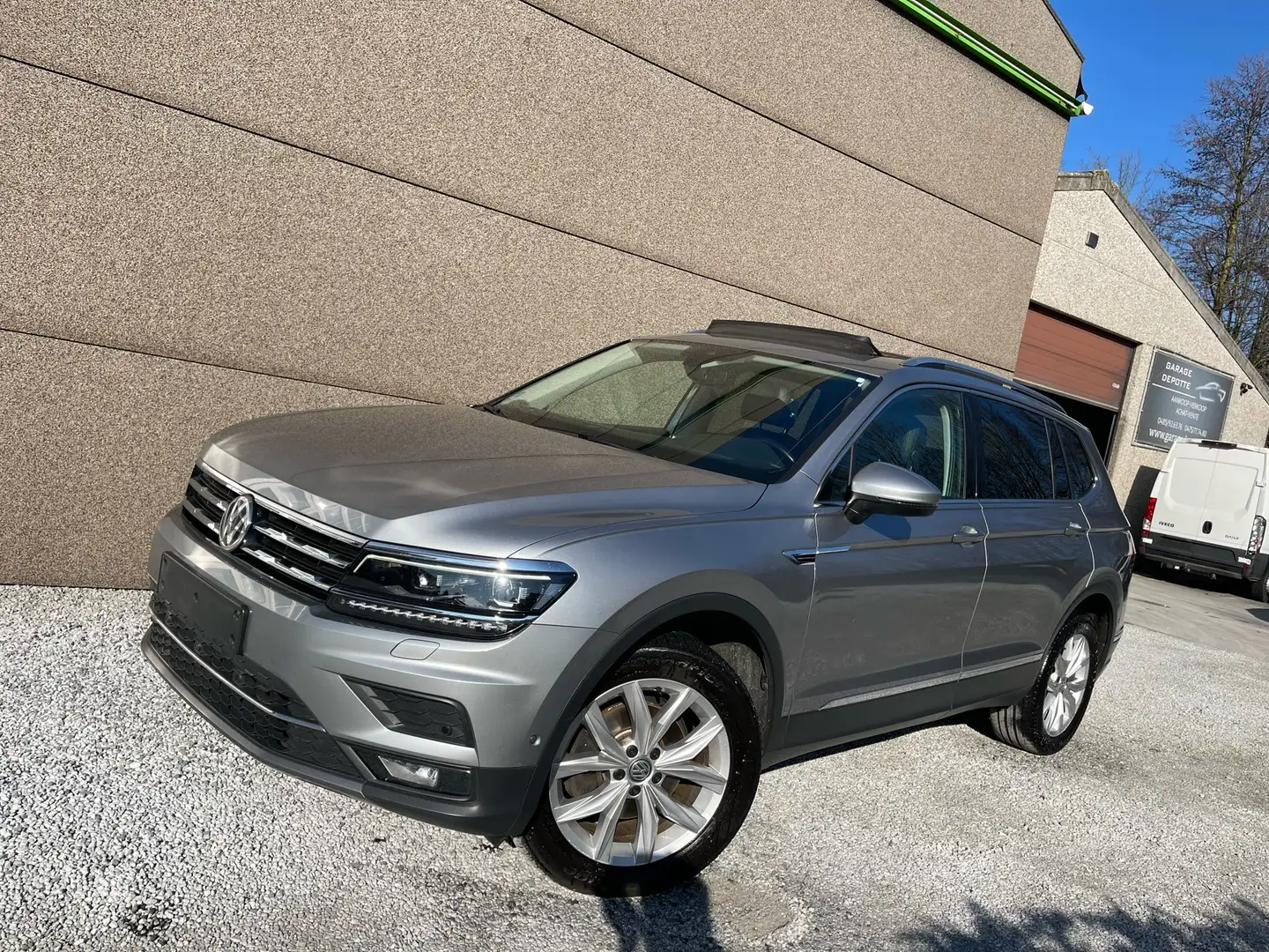 Volkswagen Tiguan Allspace 2.0 TDi Highline 7PL Matrix Panoramic Gris - 1