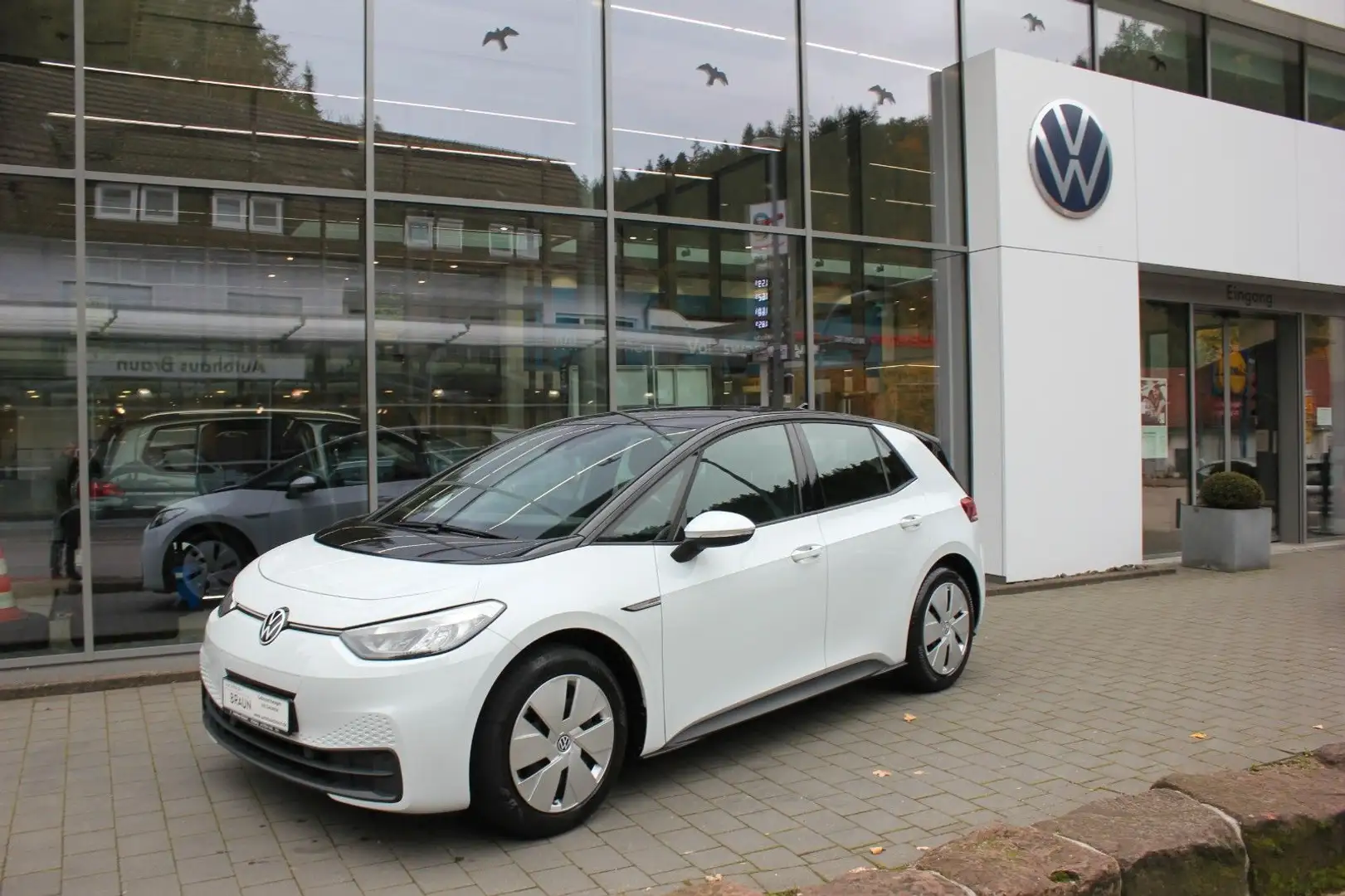 Volkswagen ID.3 Pro Performance Life 58 kW/h Akku inkl. Weiß - 1