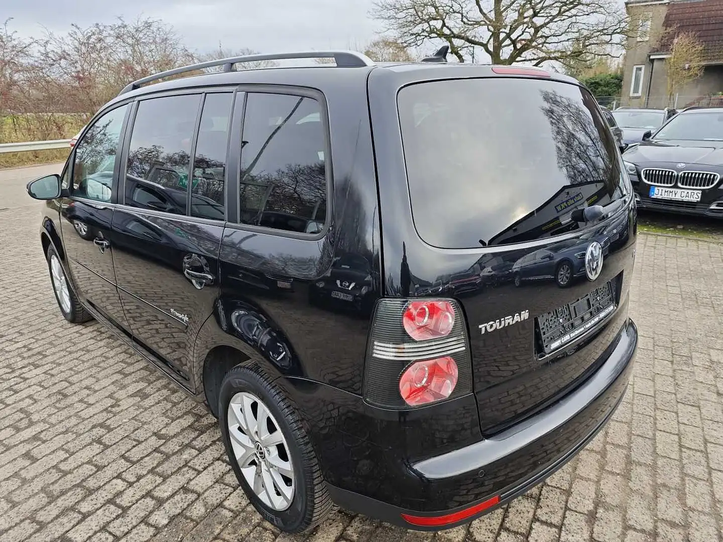 Volkswagen Touran 1.4 TSI DSG Highline Schwarz - 2