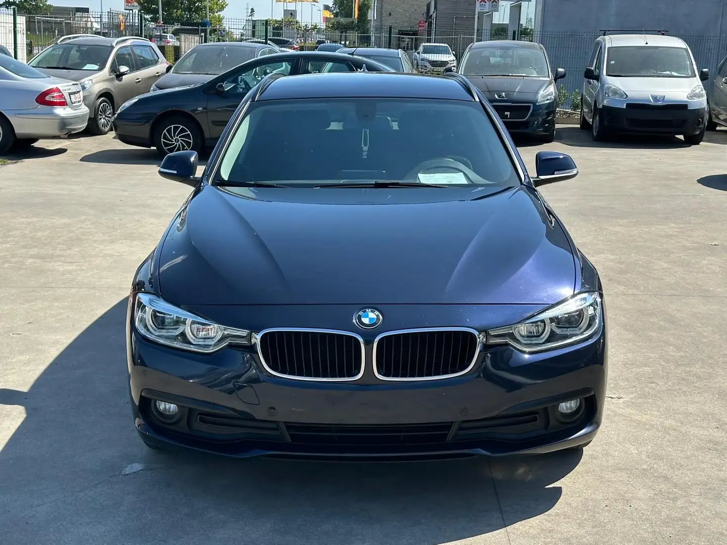 BMW 318 BMW 318d 2L Diesel 2017 Automaat Blauw - 1