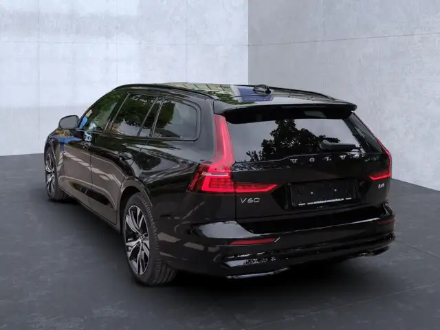 Volvo V60 view 5