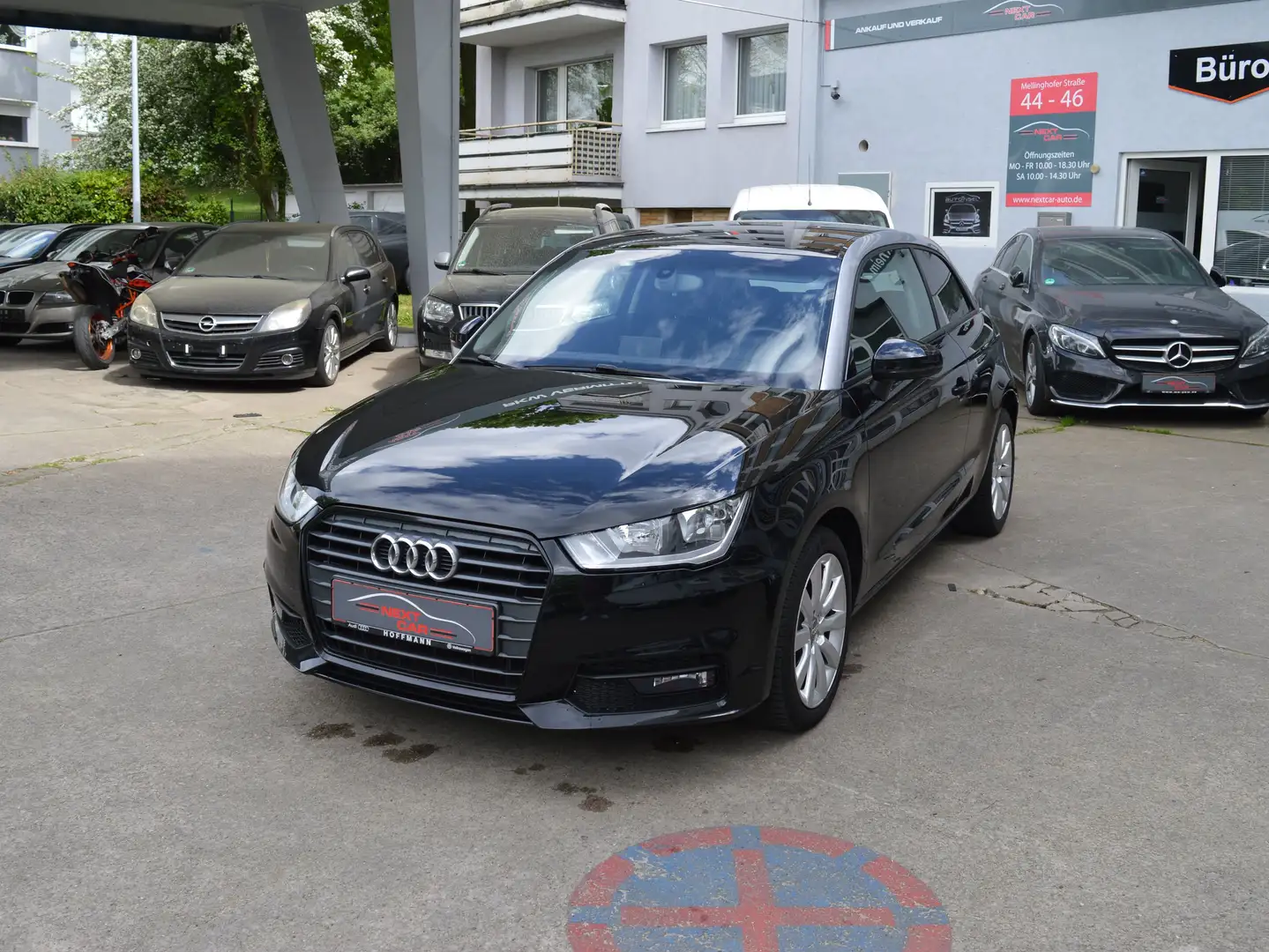 Audi A1 Navi*PDC*Sitzheizung*Alufelgen*Facelift* Black - 1