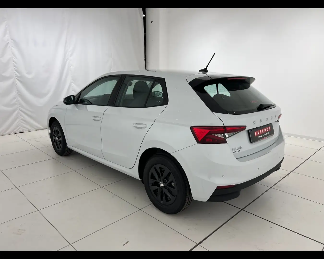 Skoda Fabia 1.0 MPI EVO Young Edition Bianco - 2