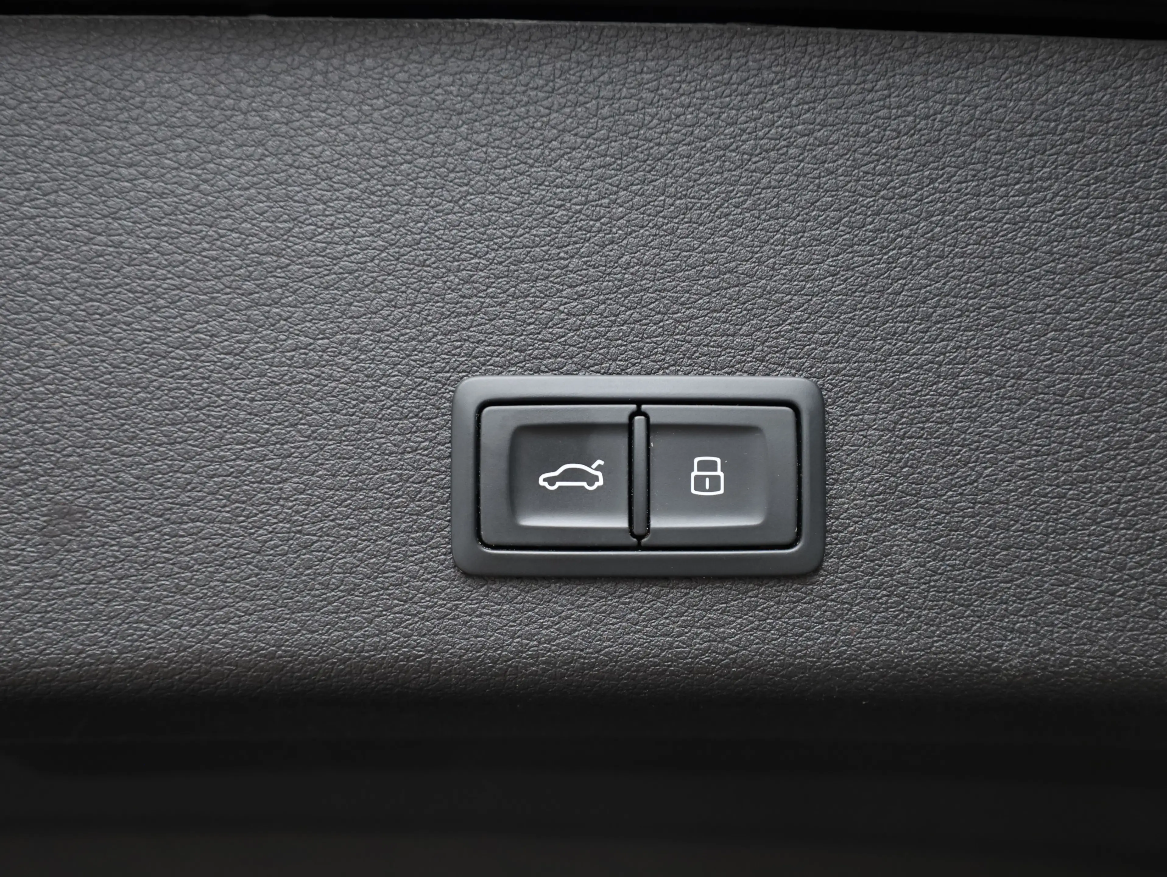 Audi e-tron 55 quattro *HeadUp*ACC*Matrix*AirSus*AHK* — photo 13