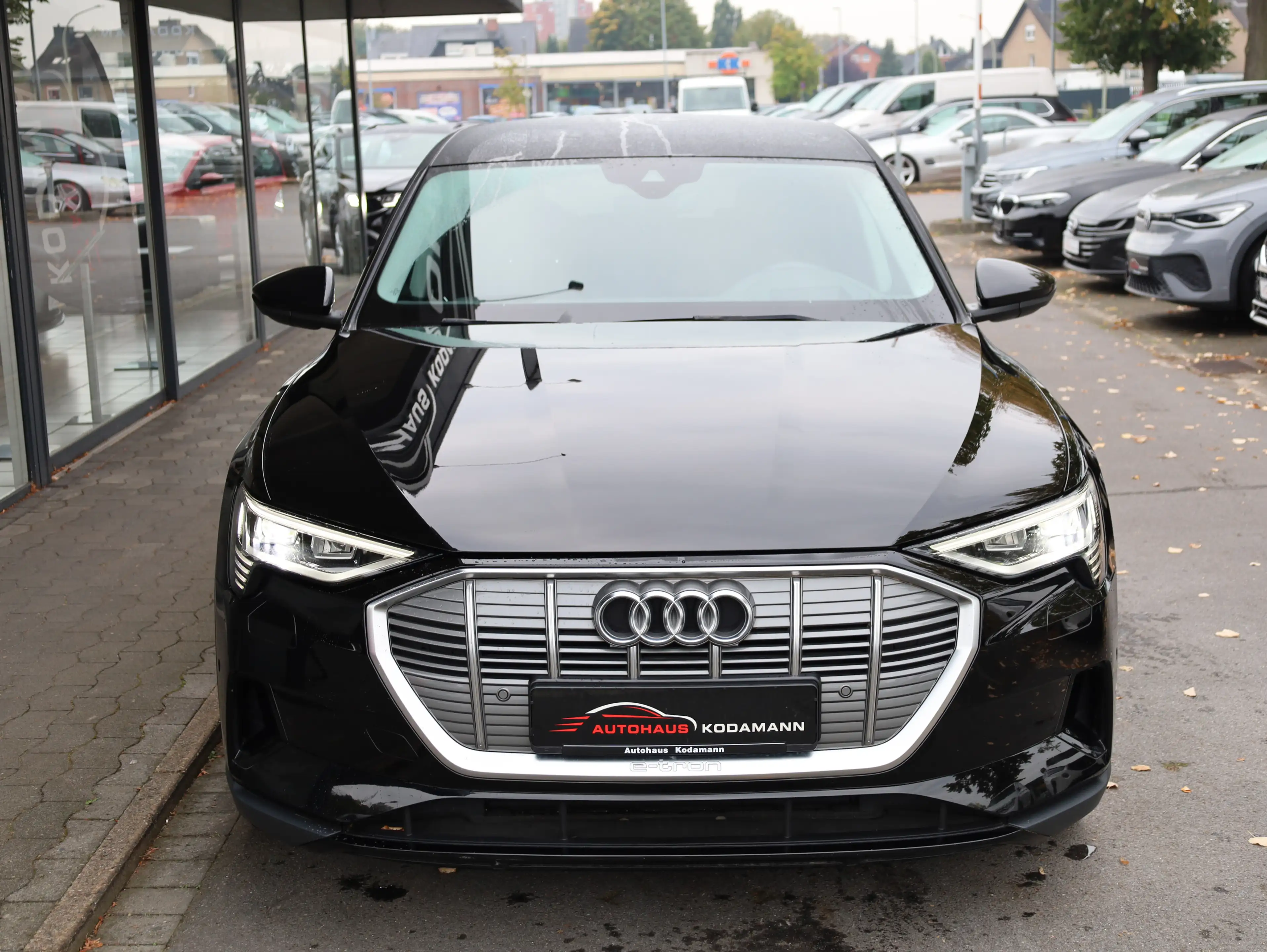 Audi e-tron 55 quattro *HeadUp*ACC*Matrix*AirSus*AHK* — photo 3