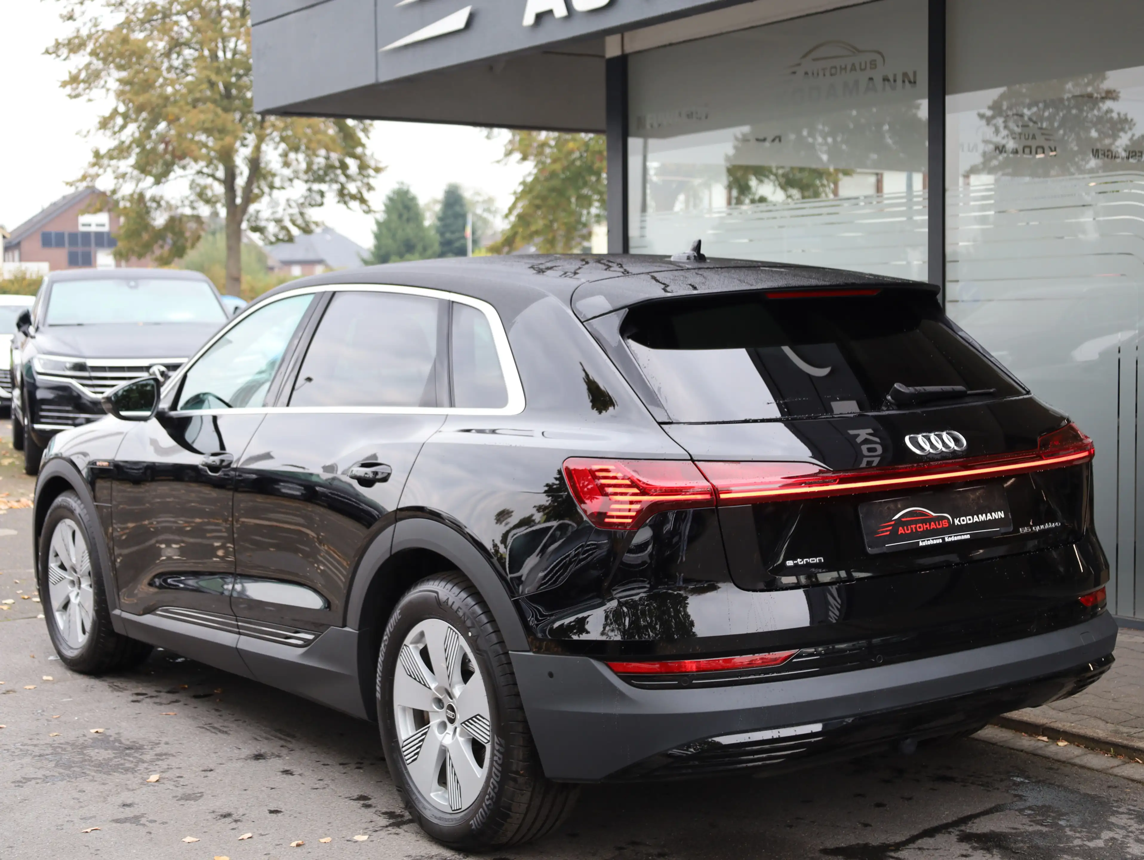 Audi e-tron 55 quattro *HeadUp*ACC*Matrix*AirSus*AHK* — photo 7