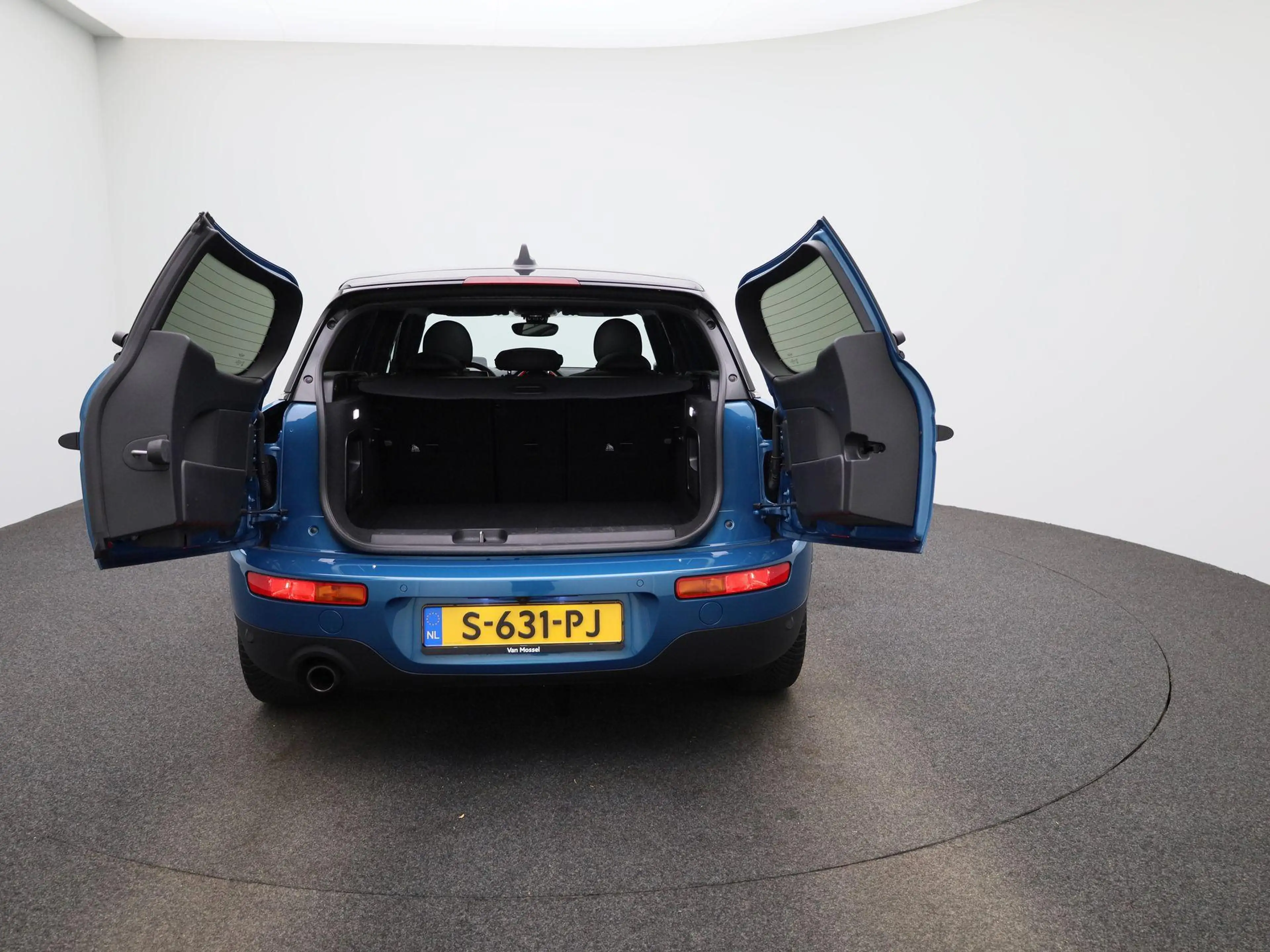 MINI Cooper Clubman 1.5 Classic | WORDT VERWACHT | PANORAMADAK | ACHTE — photo 11