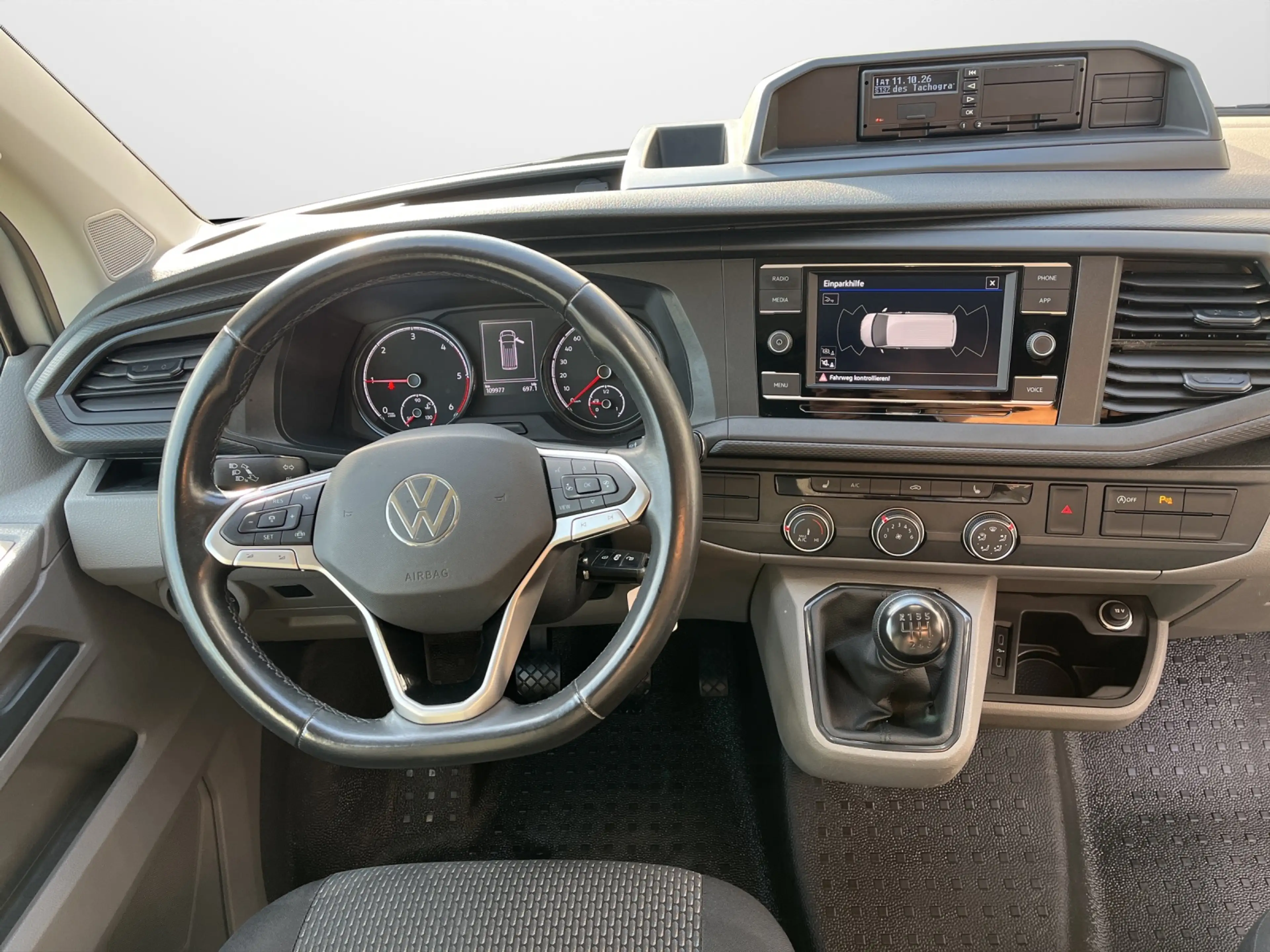 Volkswagen T6.1 Transporter Kasten 2.0 TDI — photo 8