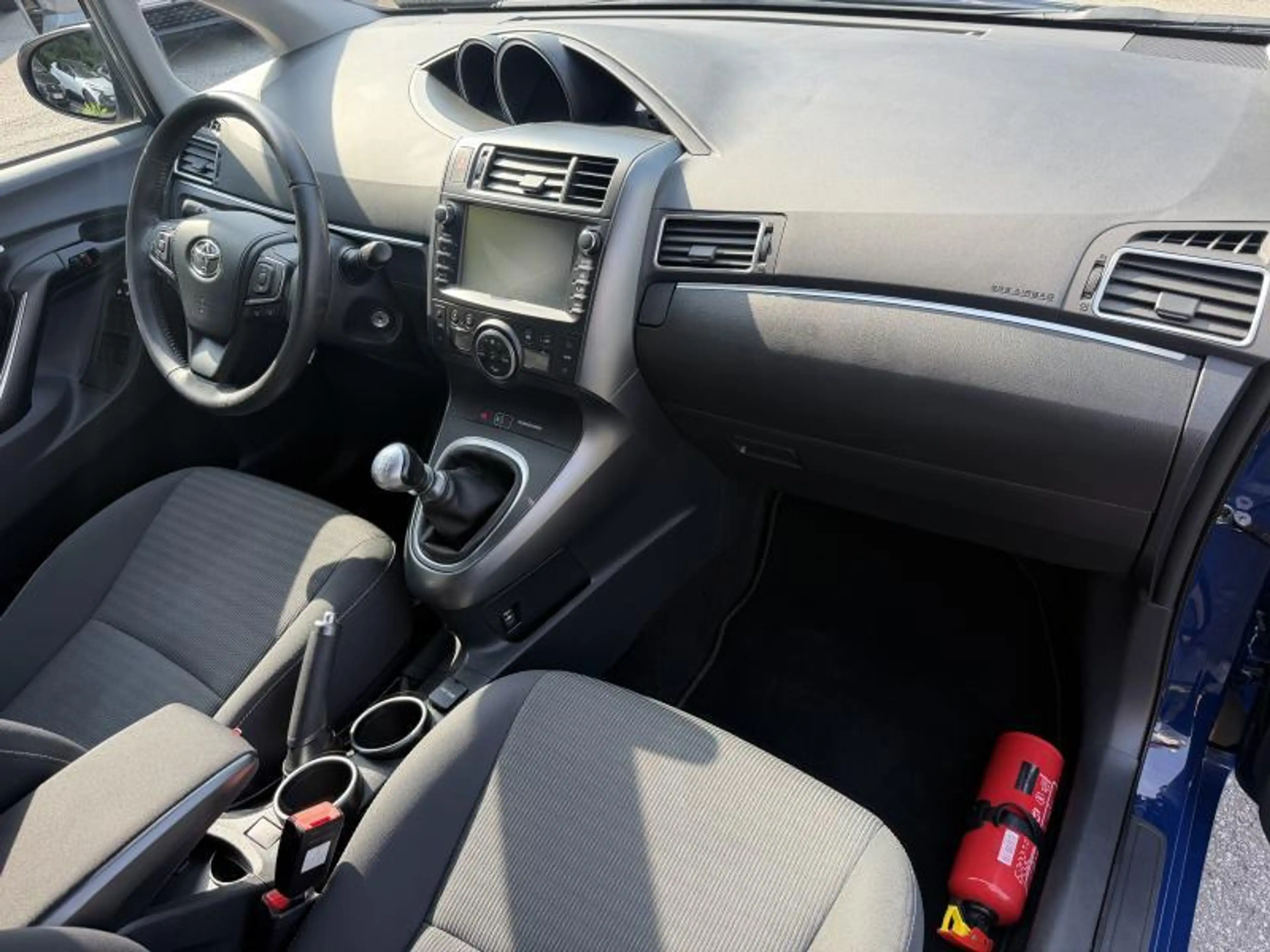 Toyota Verso Comfort — photo 13