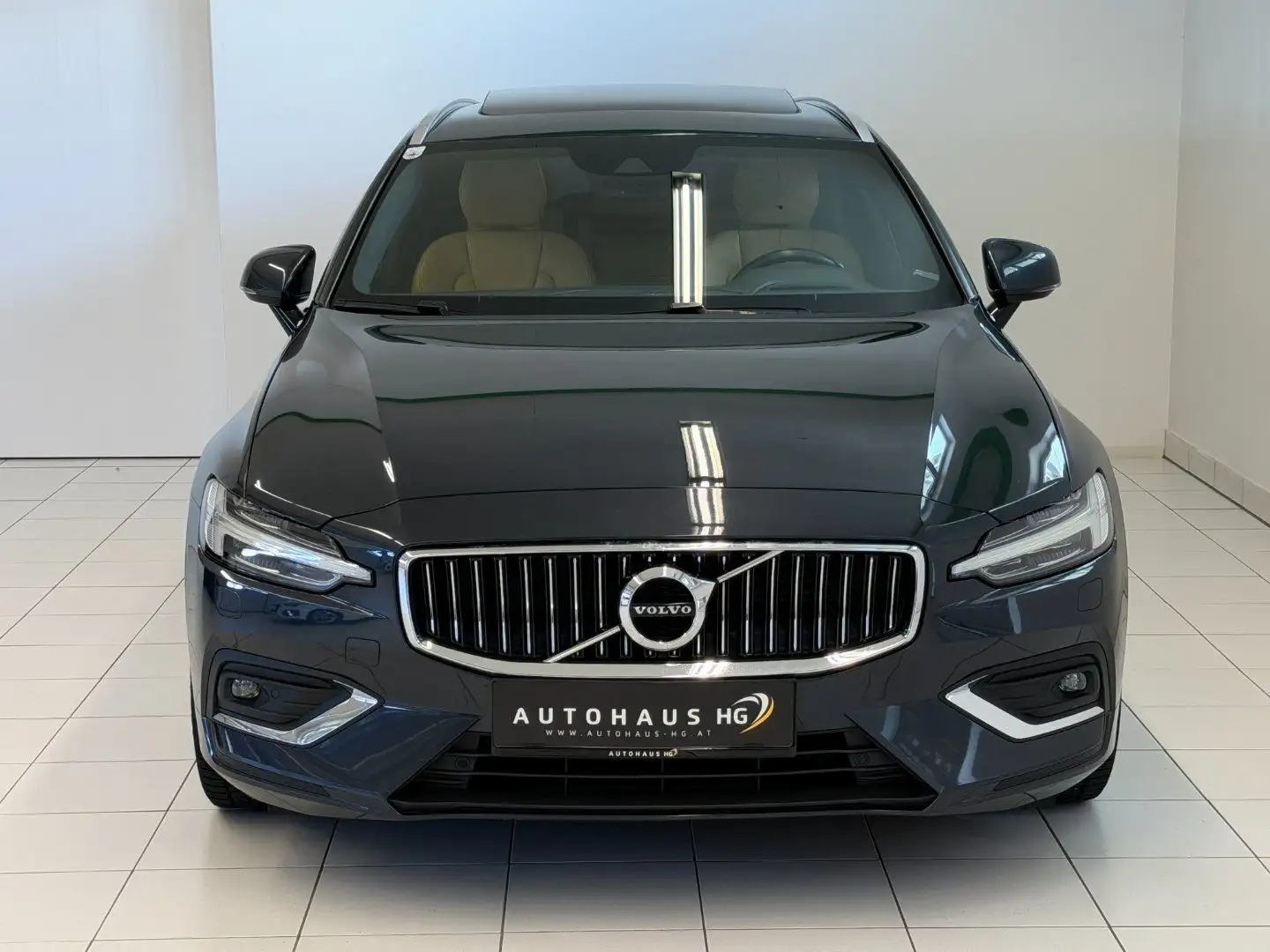 Volvo V60 V 60 D3 AWD Inscription*PANO*HUD*VOLLLEDER* Grau - 2