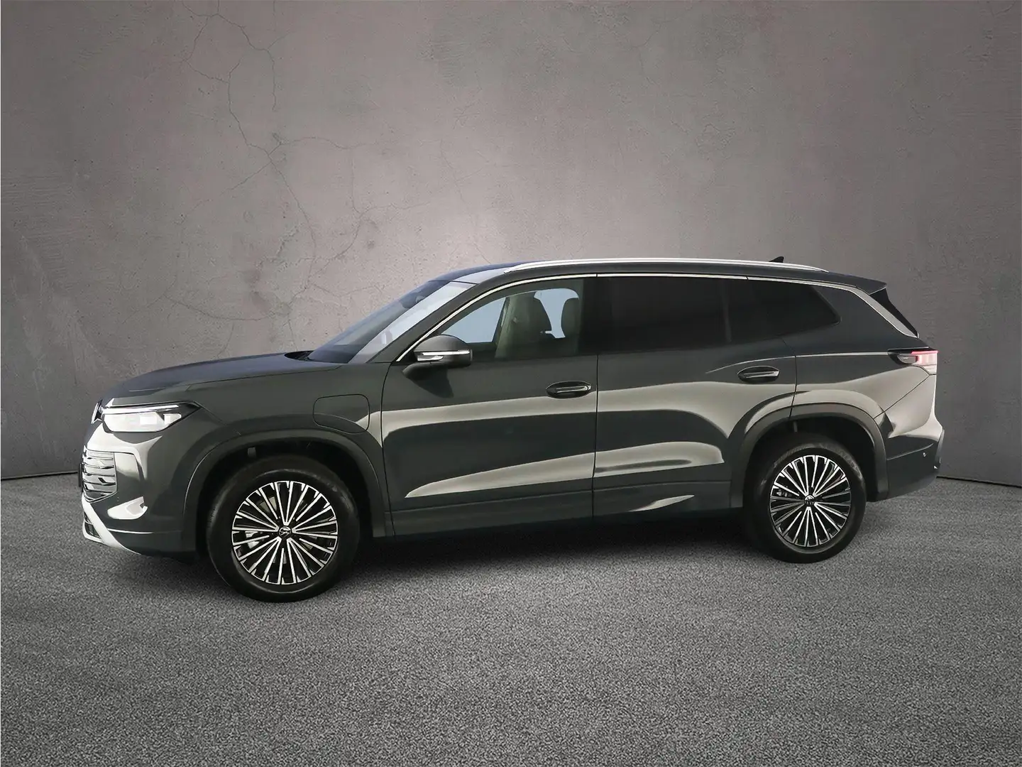 Volkswagen Tayron Life Edition 1.5 TSI eHybrid 204pk DSG Automaat Tr Grijs - 2