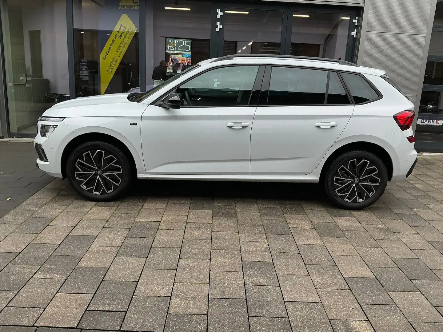 Skoda Kamiq 1,0 TSI DSG Drive AHK+LED+Kamera Blanc - 1