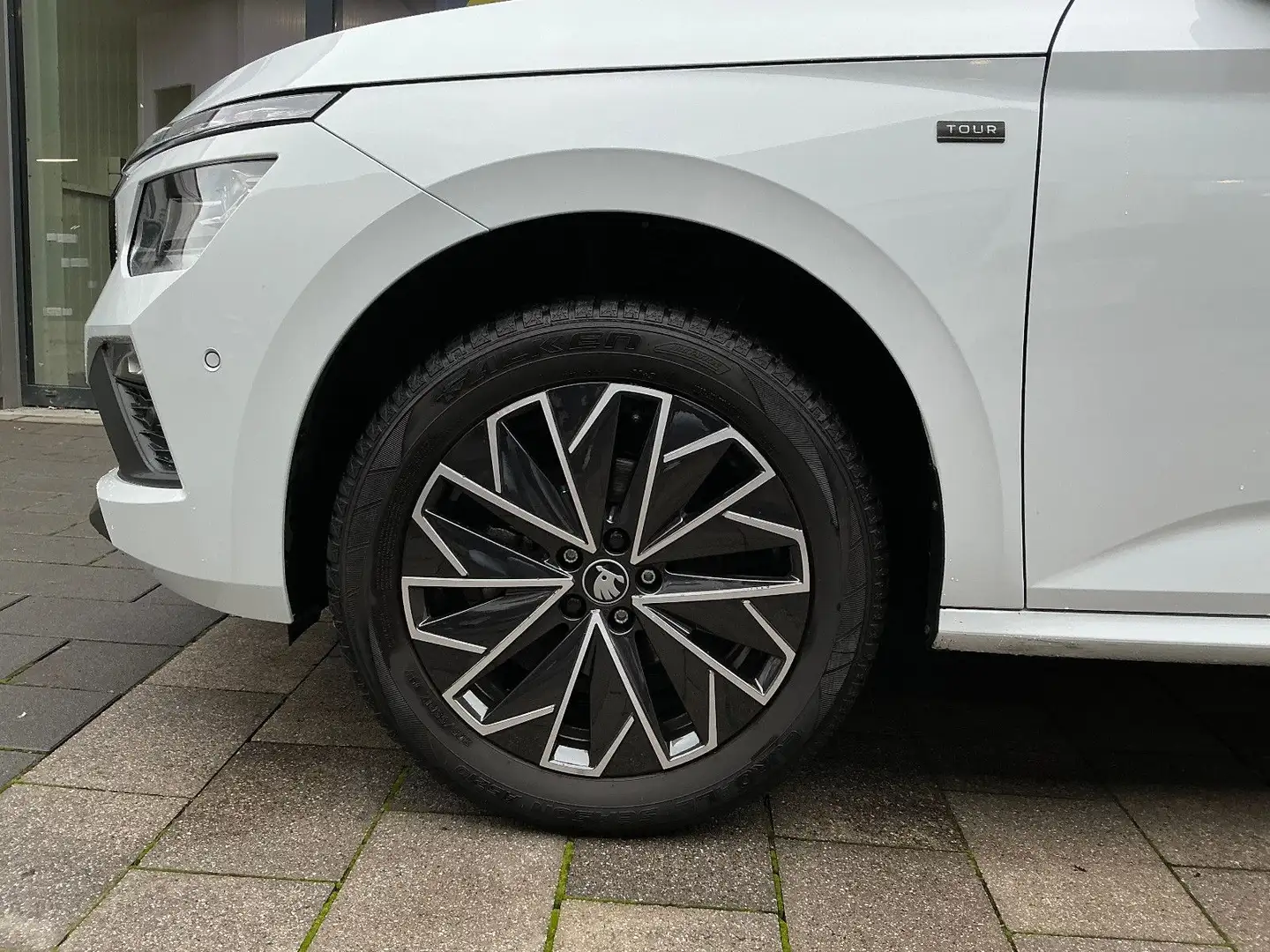 Skoda Kamiq 1,0 TSI DSG Drive AHK+LED+Kamera Blanc - 2