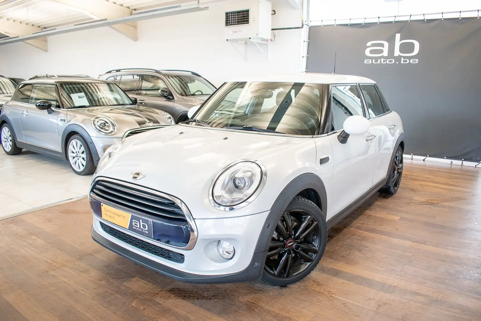 MINI Cooper 1.5I 5D, AUTOM, NAV, BT, LED, PARK-ASSIST, KEYLESS Argintiu - 2