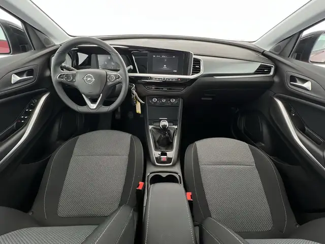 Opel Grandland view 6