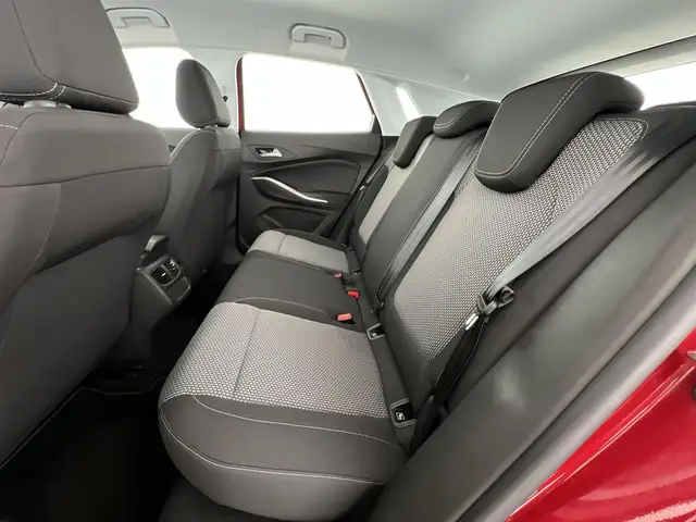 Opel Grandland view 8