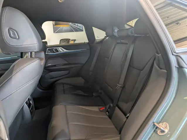 BMW I4 view 21
