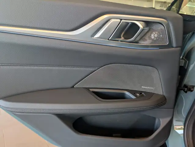 BMW I4 view 20
