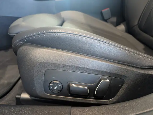 BMW I4 view 14