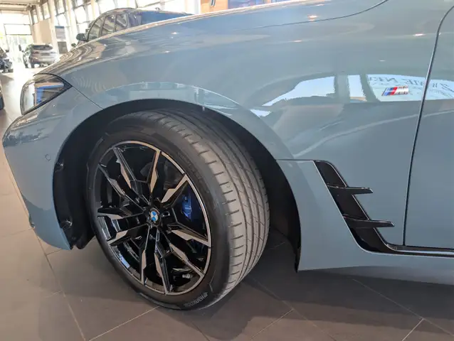 BMW I4 view 3