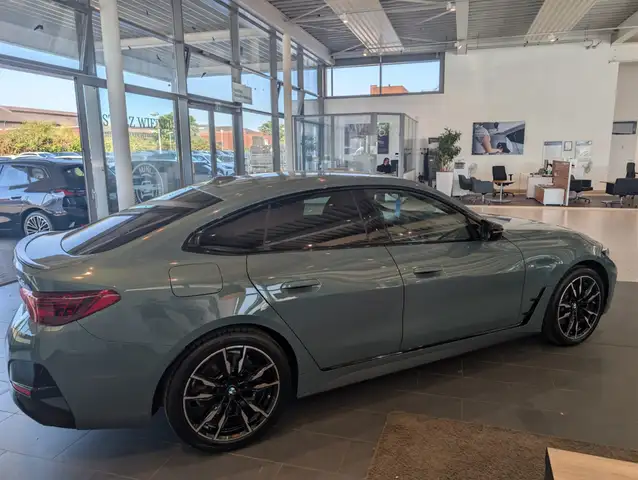 BMW I4 view 11