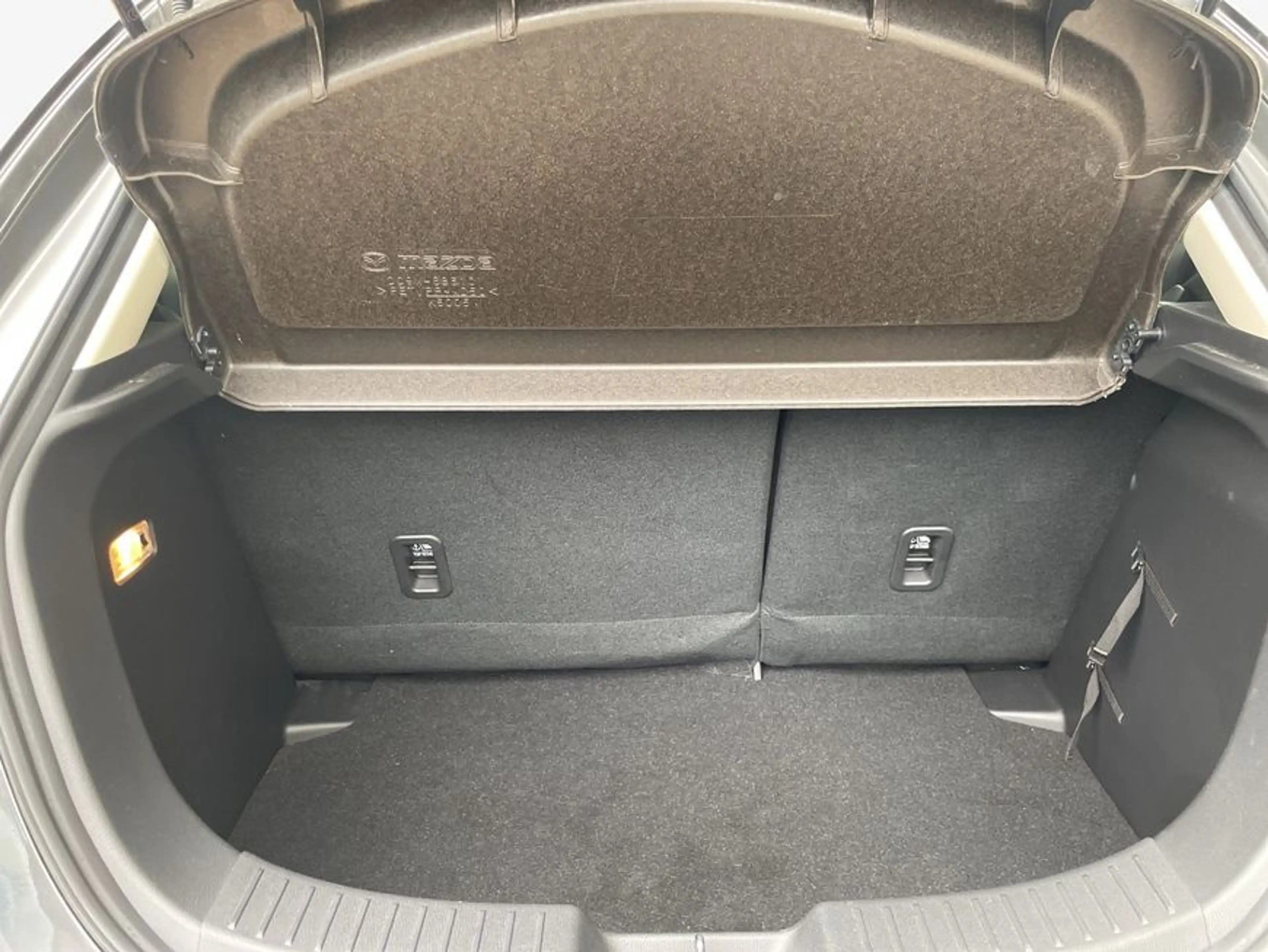 Mazda 2 e-SKYACTIV G 90 M HYBRID Homura — photo 8