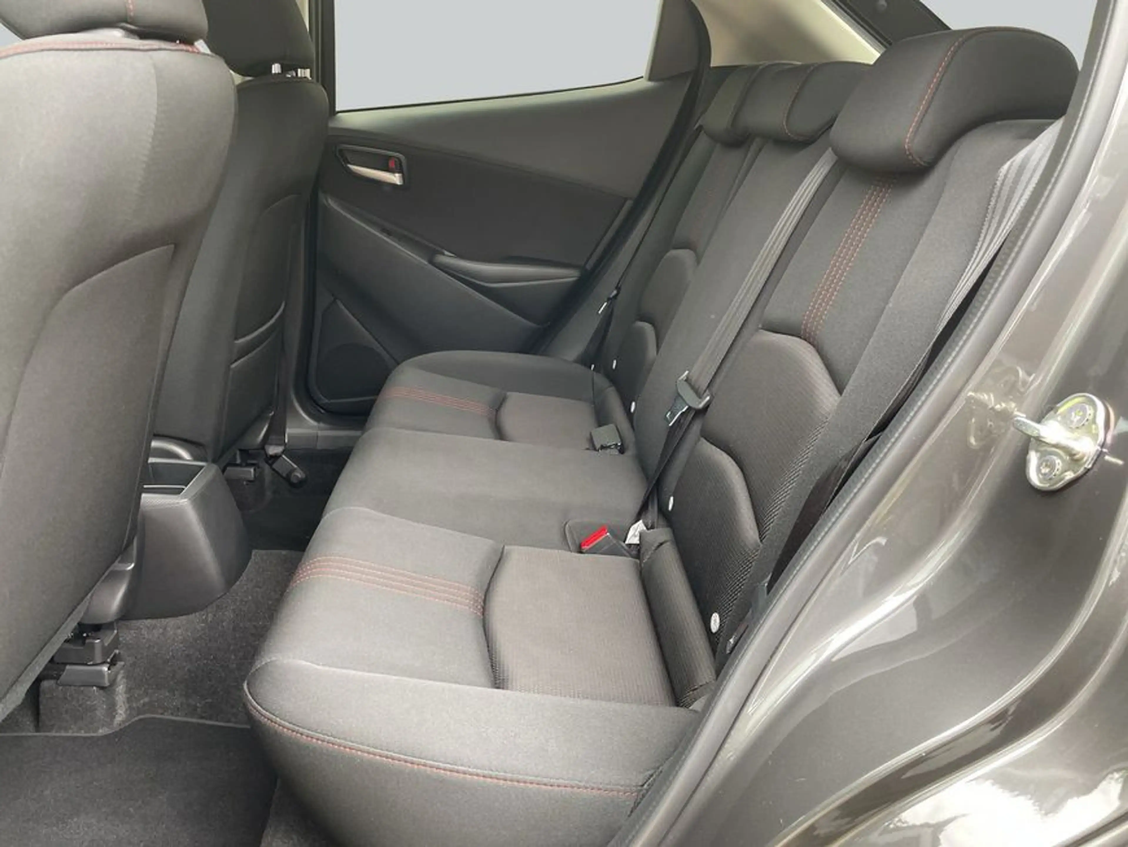 Mazda 2 e-SKYACTIV G 90 M HYBRID Homura — photo 11