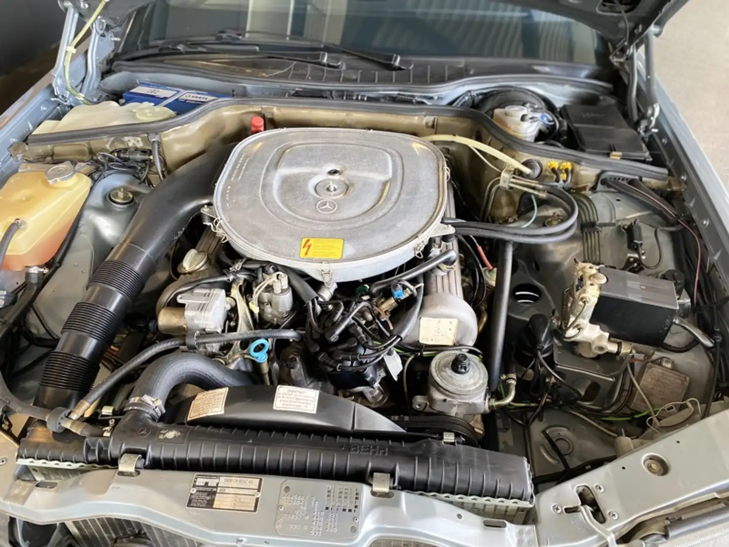 Mercedes-Benz 380 SEC W126 Gris - 2