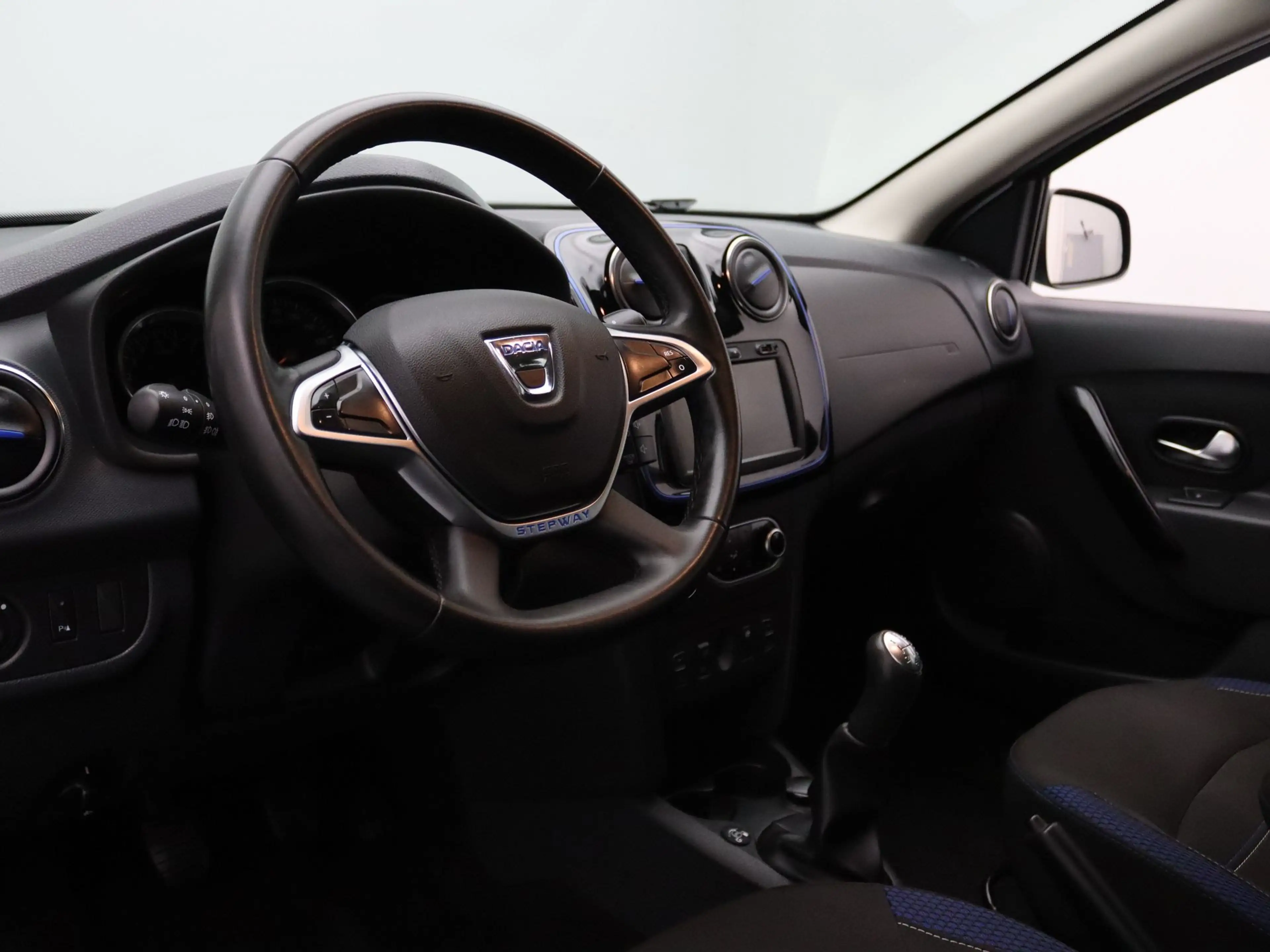Dacia Logan MCV 100pk TCe Bi-Fuel Stepway Serie Limitee 15th A — photo 3
