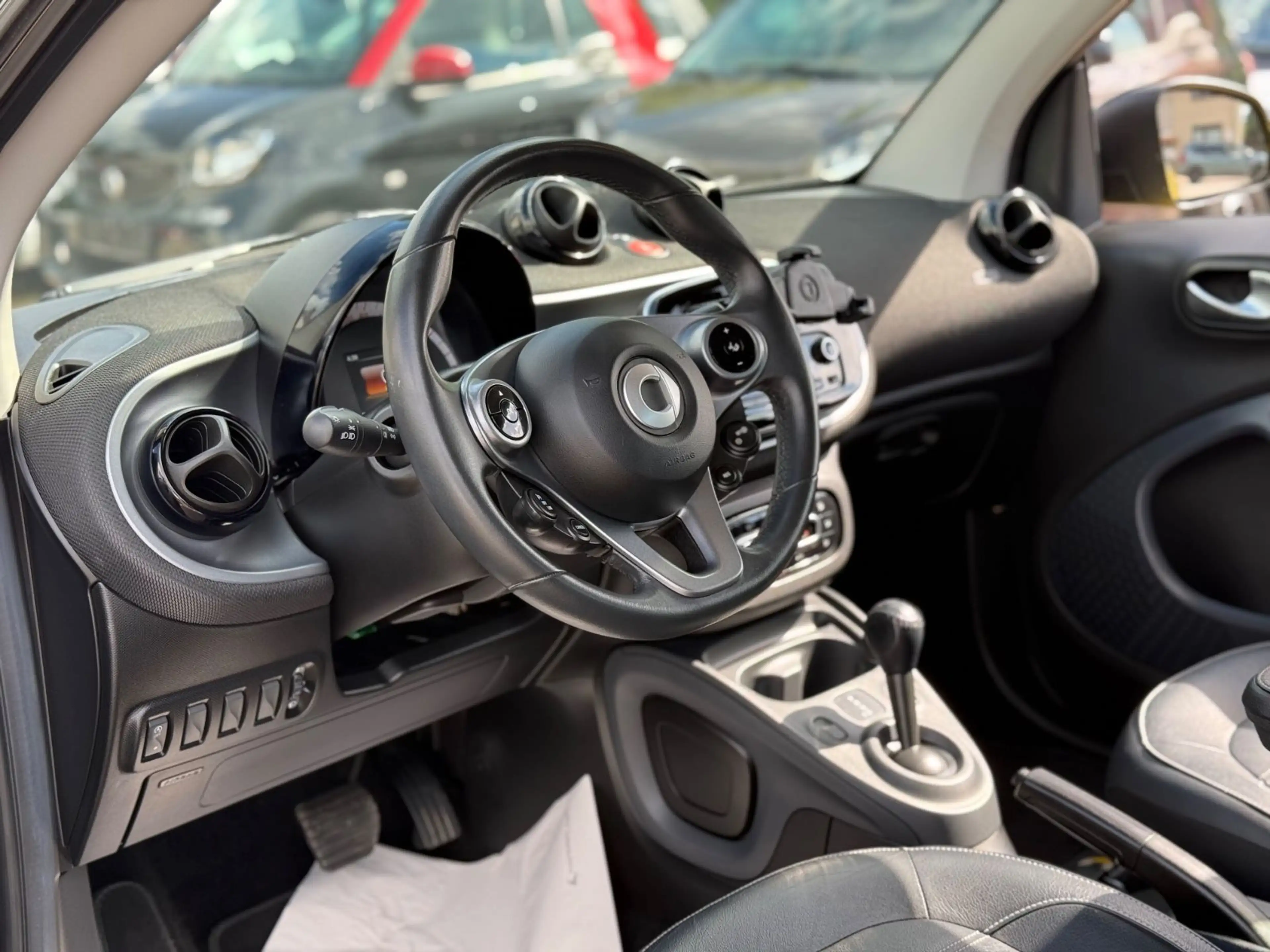 smart forTwo CABRIO*PRIME*SITZHEIZUNG*90PS*LEDER* — photo 37