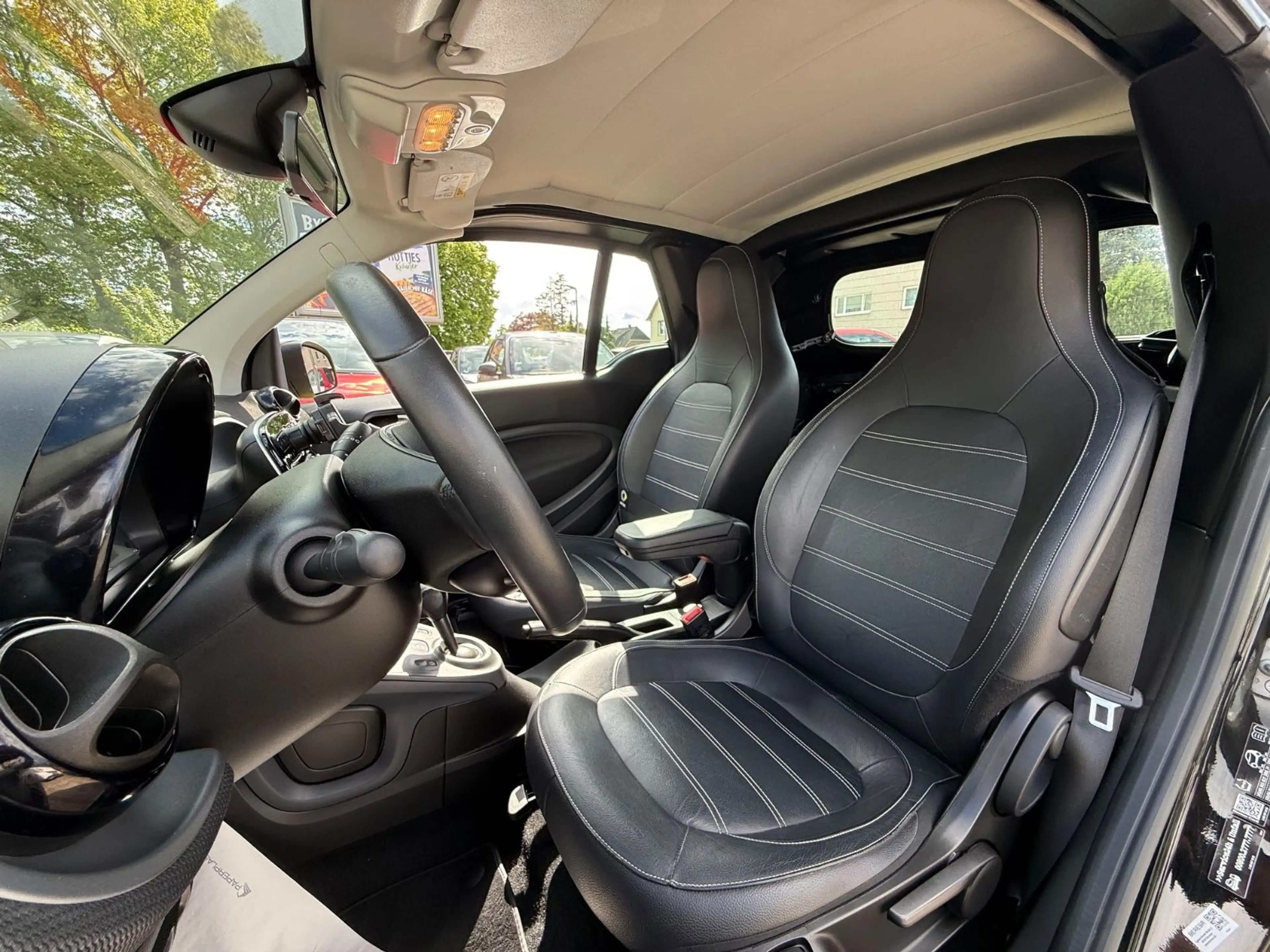 smart forTwo CABRIO*PRIME*SITZHEIZUNG*90PS*LEDER* — photo 33