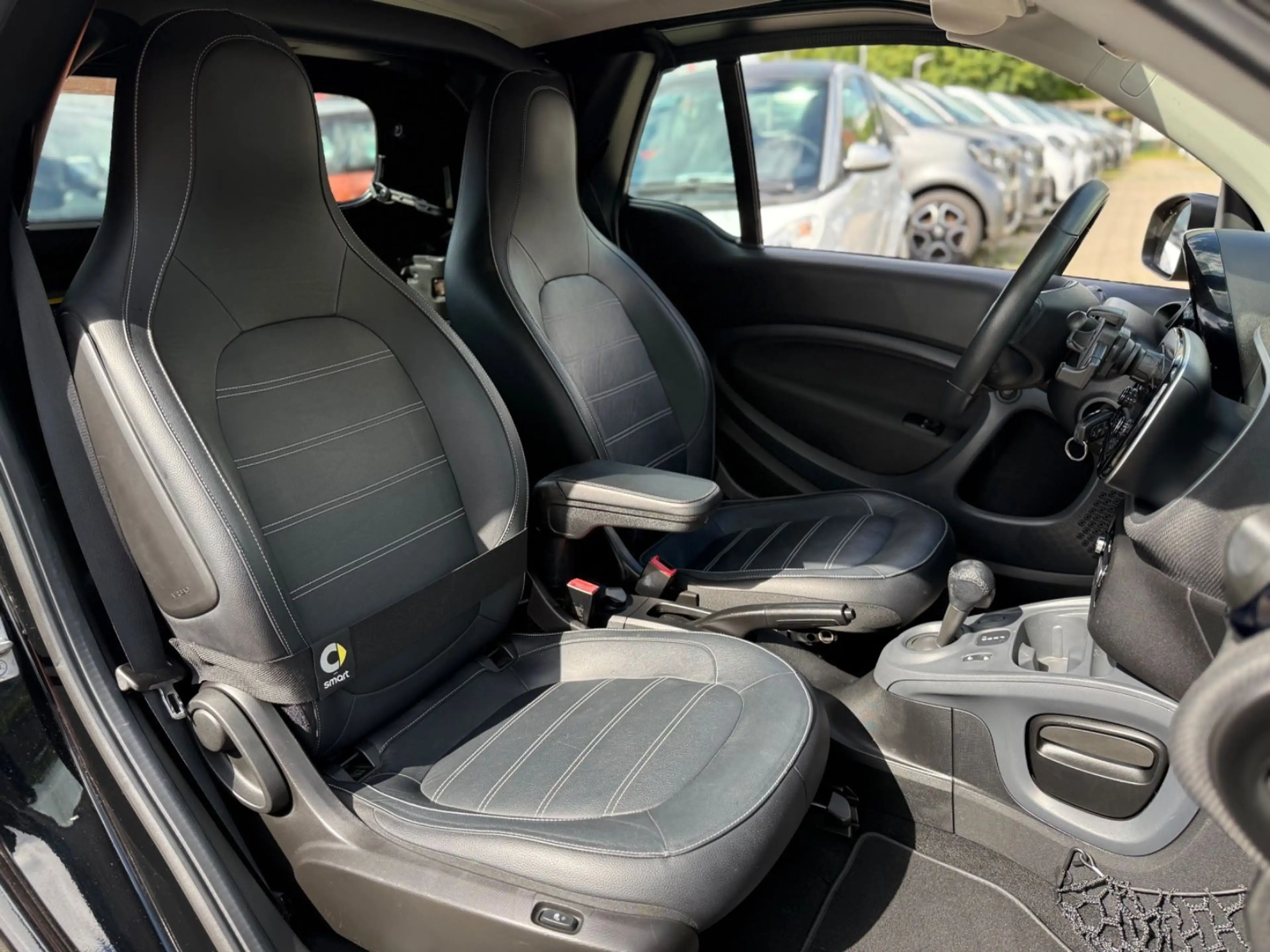 smart forTwo CABRIO*PRIME*SITZHEIZUNG*90PS*LEDER* — photo 25